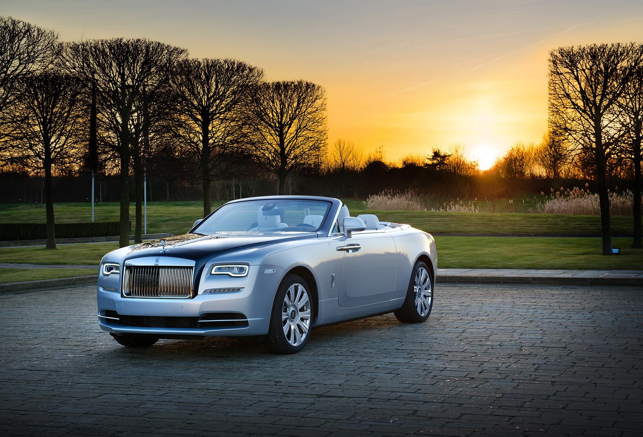 2017 Rolls-Royce Dawn Inspired by Pearling Tradition