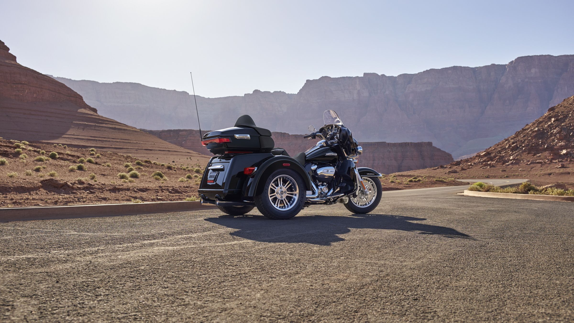2018 Harley-Davidson Trike Tri Glide Ultra Buyer's Guide: Specs, Photos,  Price