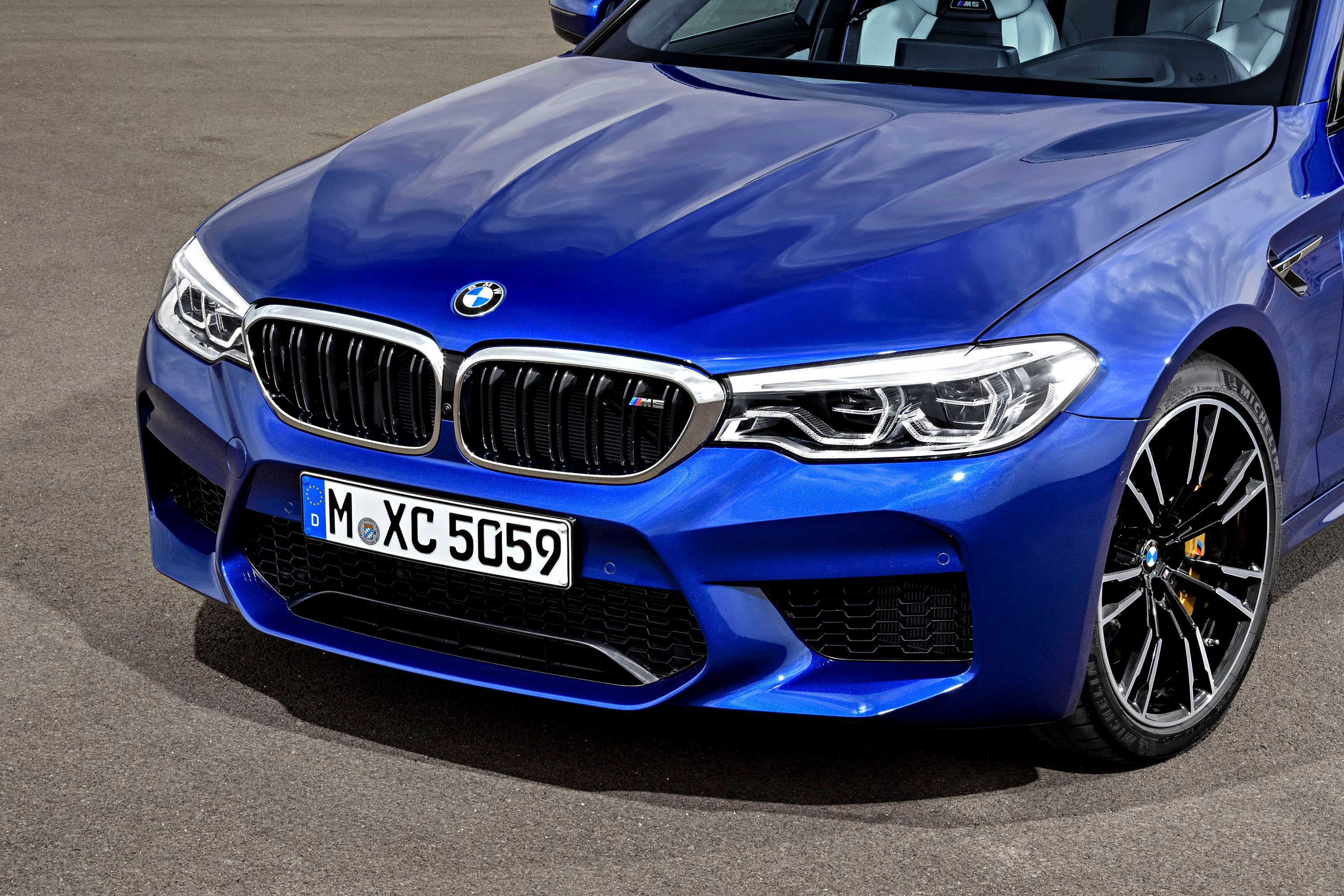 One more look at the new M5 Facia. Nice!