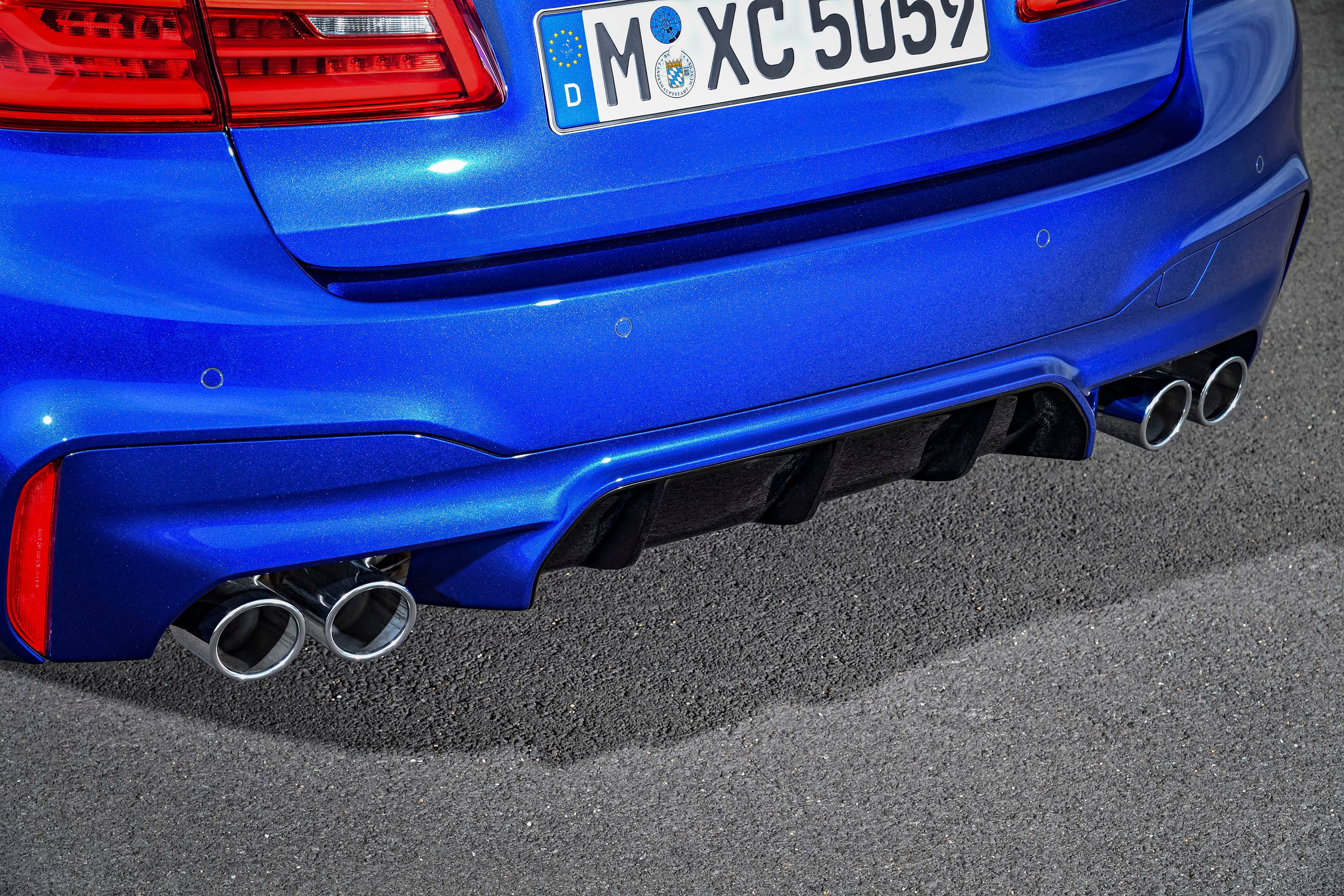 Quad exhaust and rear diffuser as expected