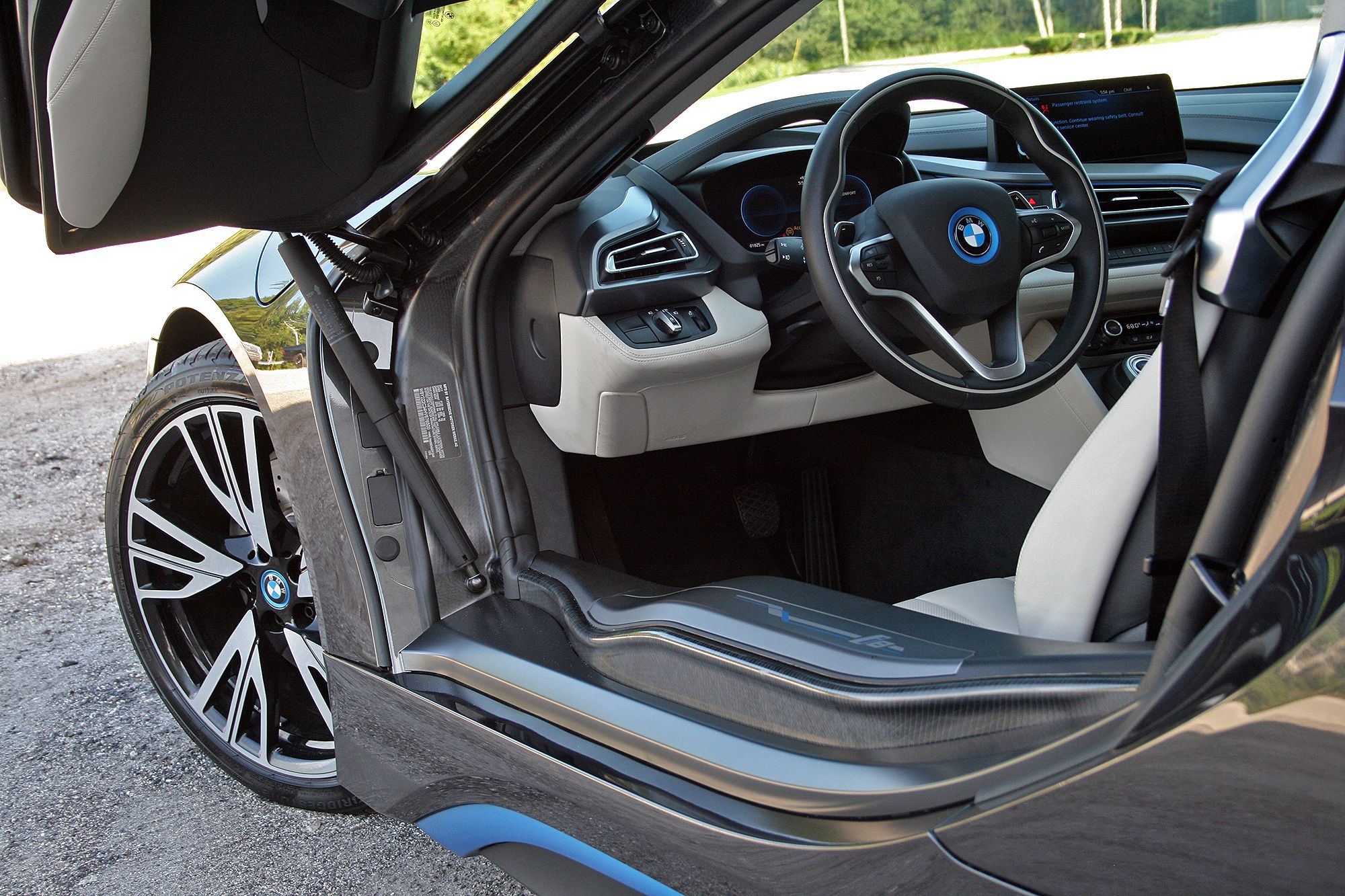 2017 BMW i8 – Driven