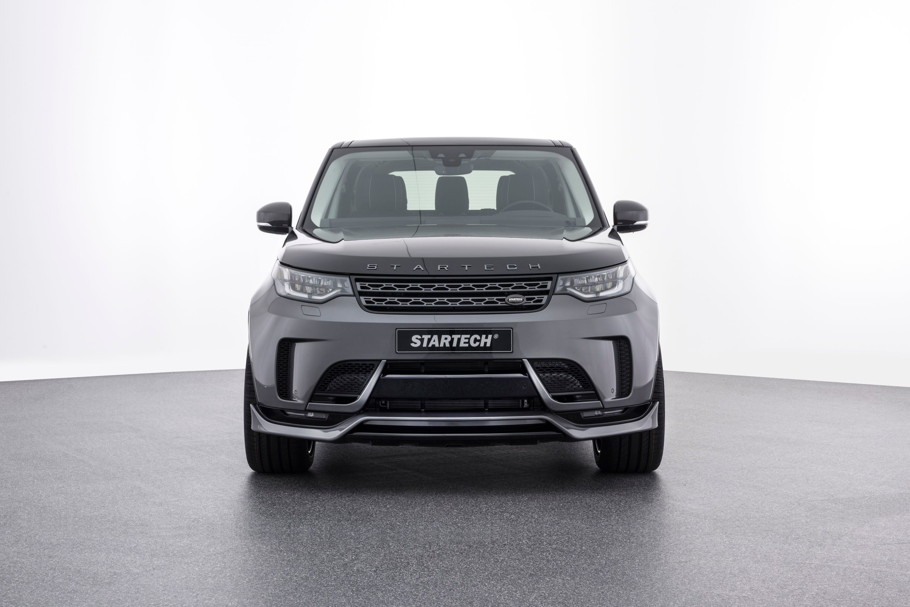 2017 Land Rover Discovery by Startech