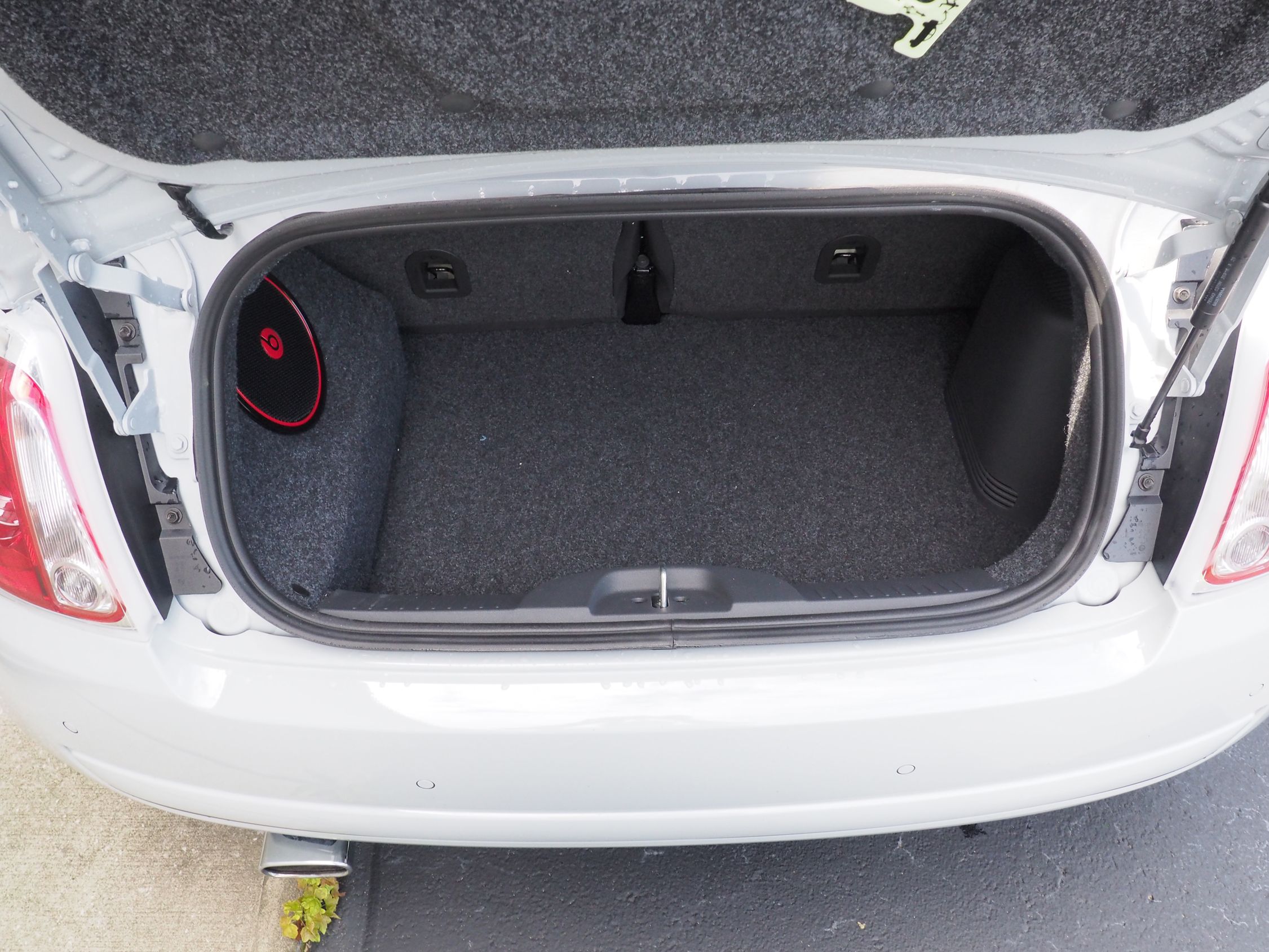Fiat 500C trunk space
