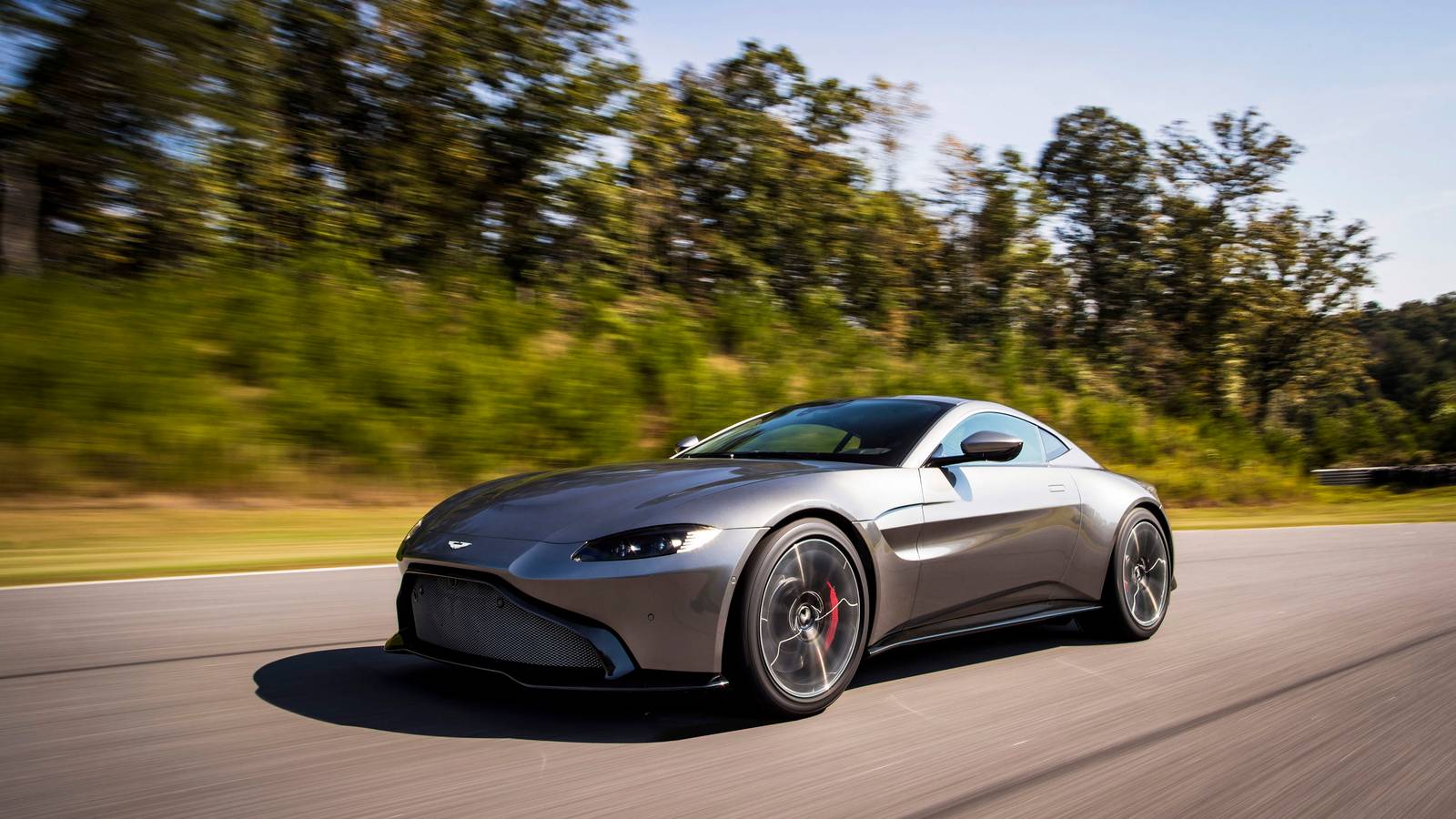 aston martin v8 vantage wallpaper