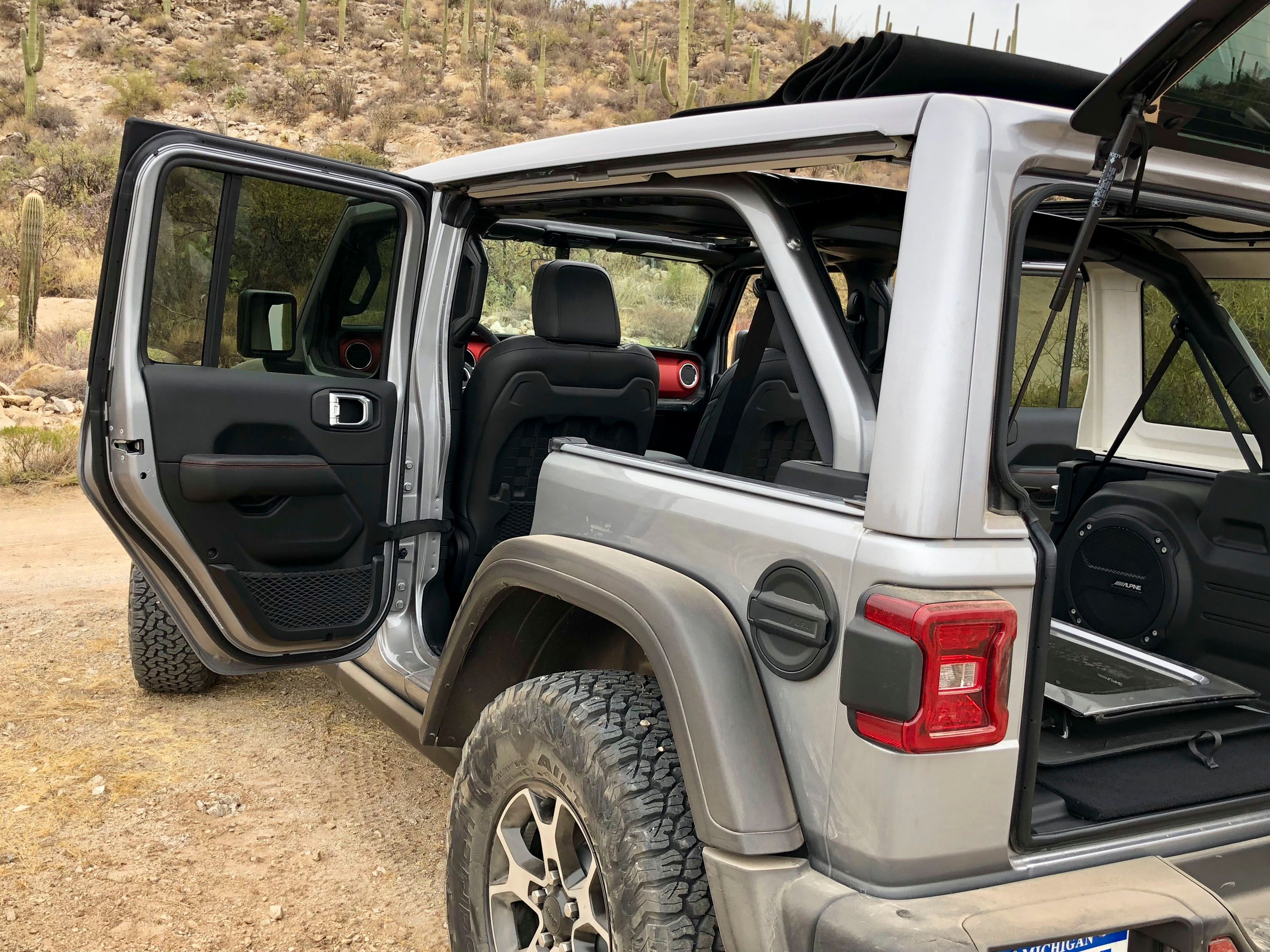 2018 Jeep Wrangler JL - First Look