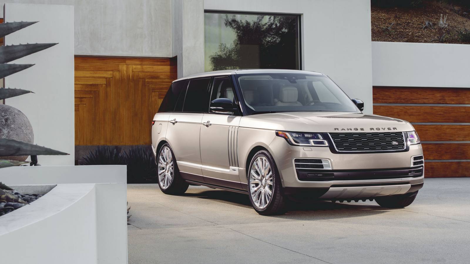 18land Rovrange Rove 2018 Land Rover Range Rover SVAutobiography