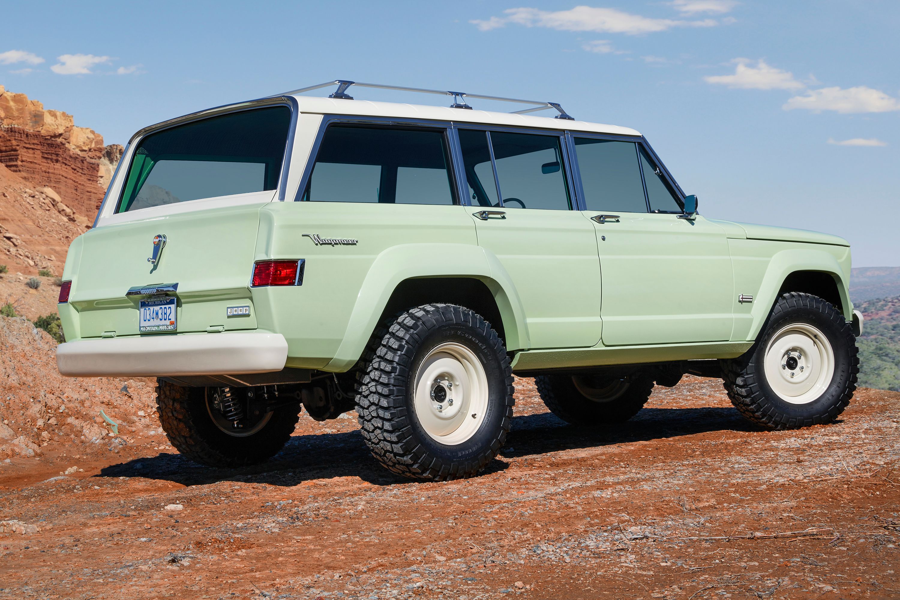 2018 Jeep Wagoneer Roadtrip