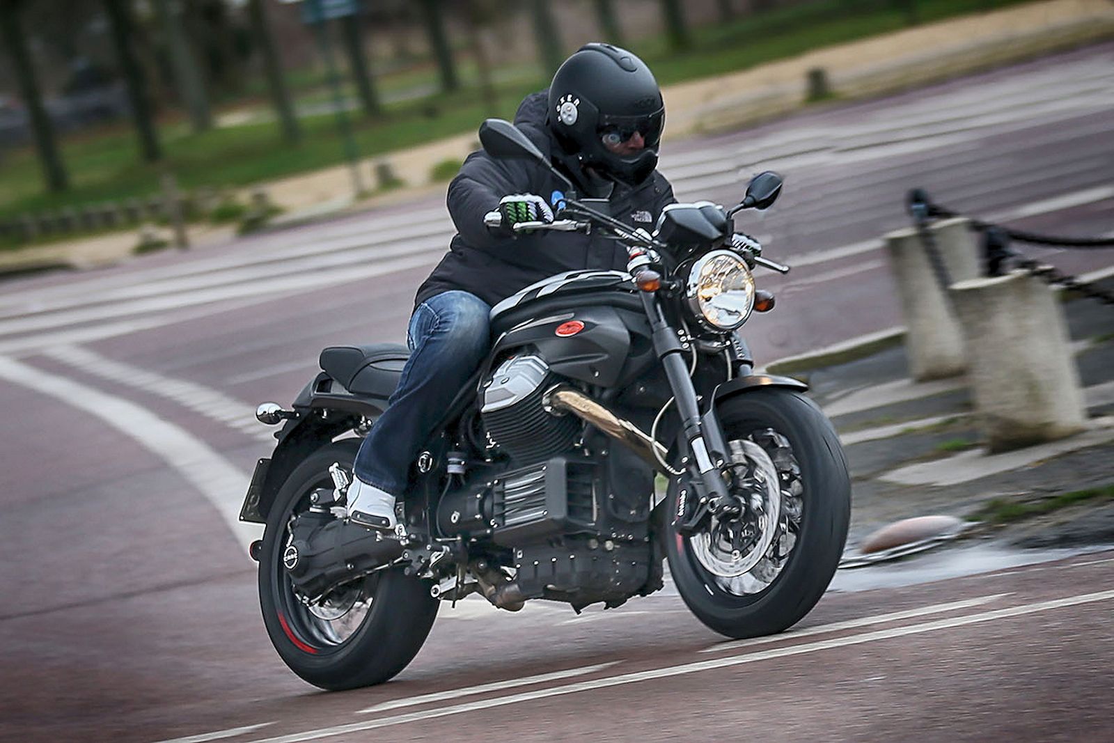 2018 Moto Guzzi Griso 1200 S.E.