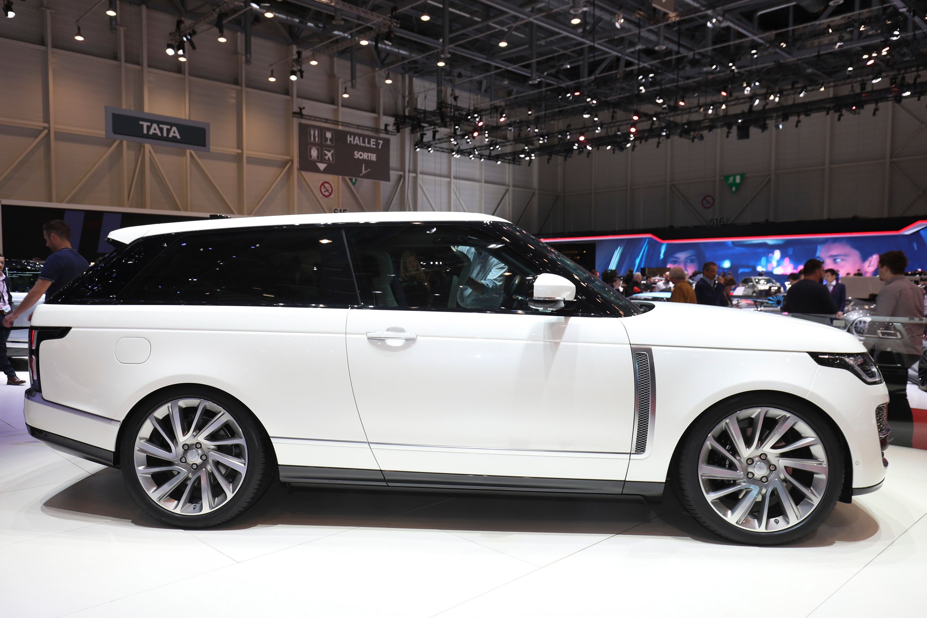 2019 Land Rover Range Rover SV Coupe