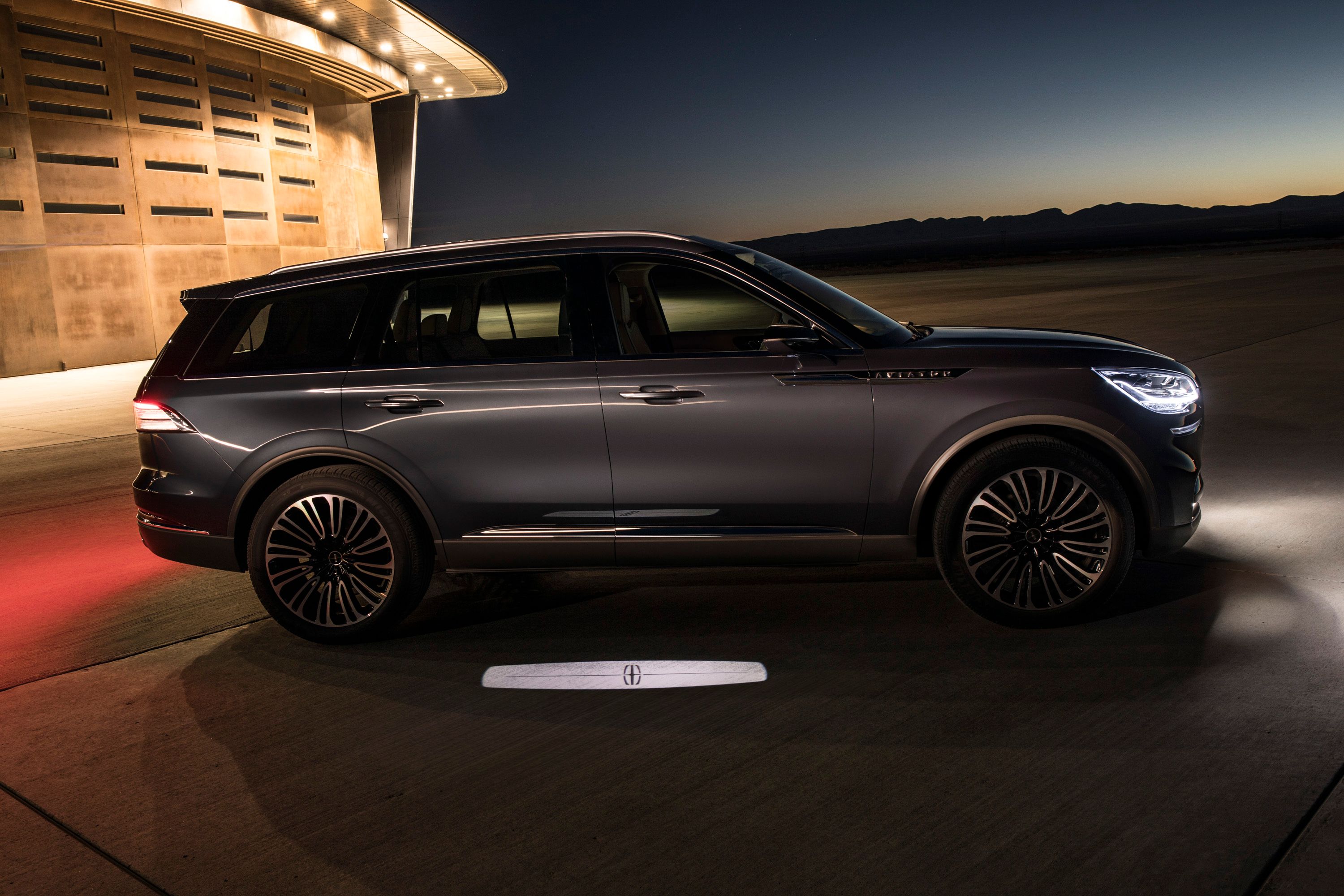 2018 Lincoln Aviator Uses Detroit Symphony Orchestra Music As Warning Tones