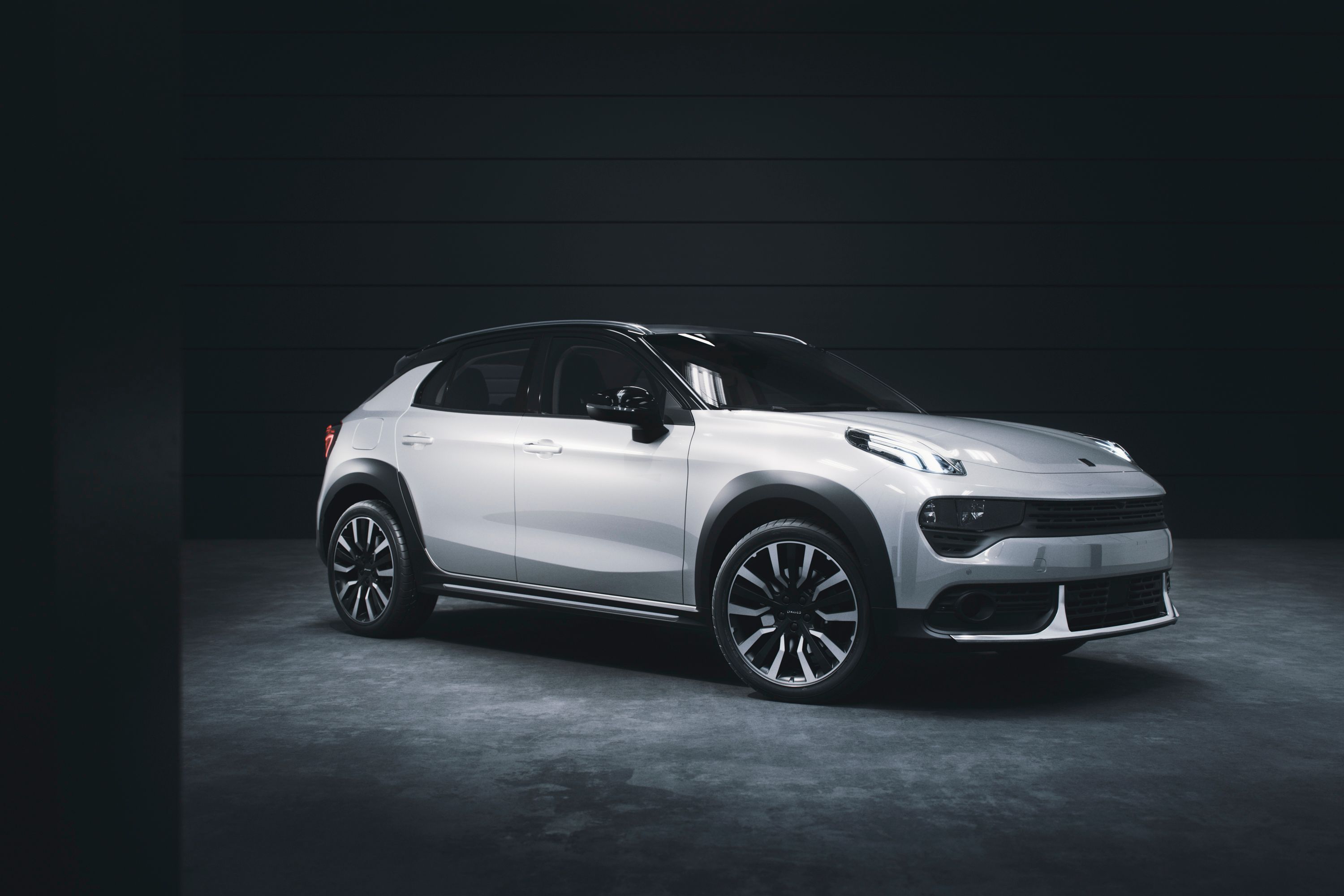 2018 Lynk & Co Pulls the Sheets Off of the 02 Premium Crossover