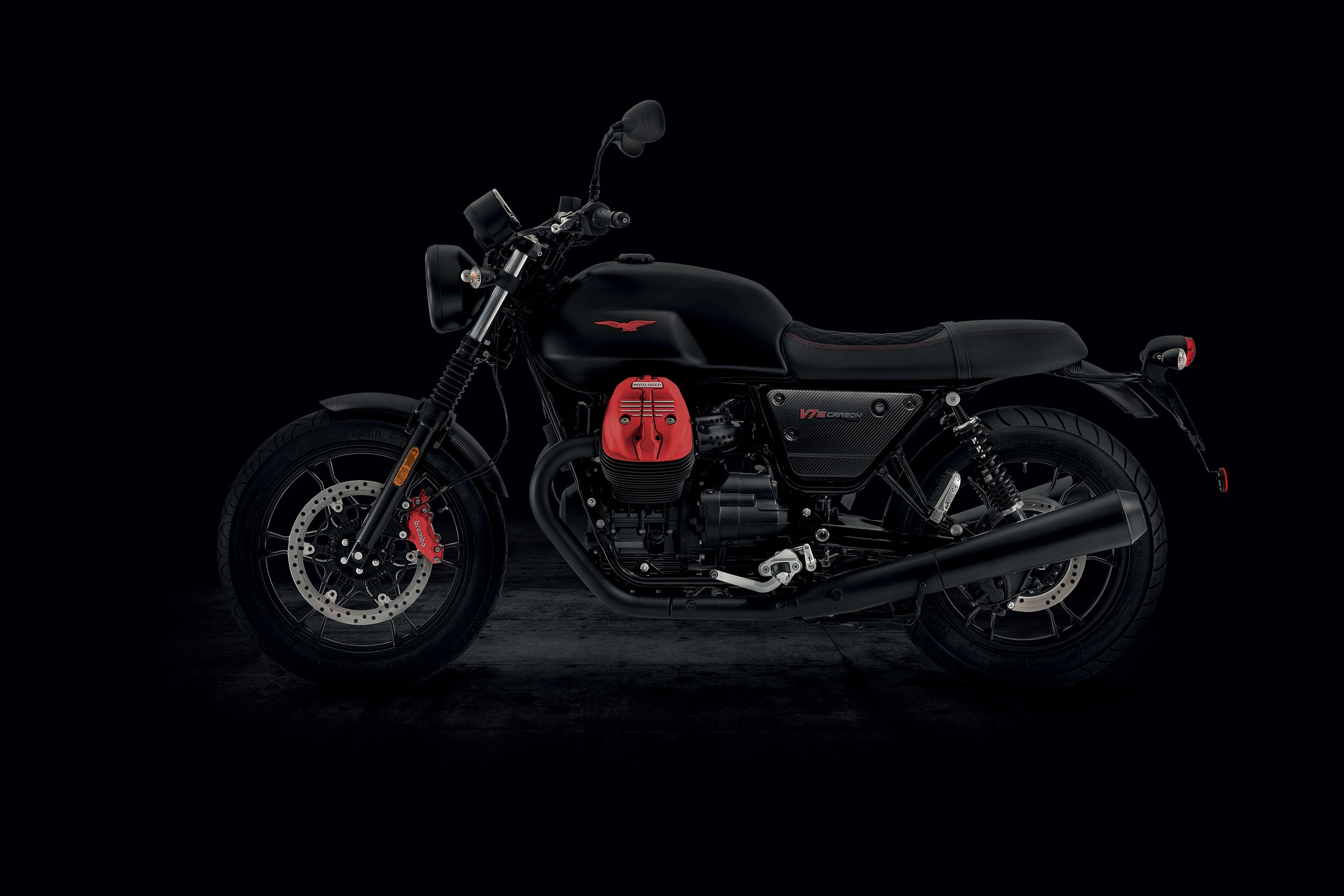 2018 Moto Guzzi V7 III Carbon Dark