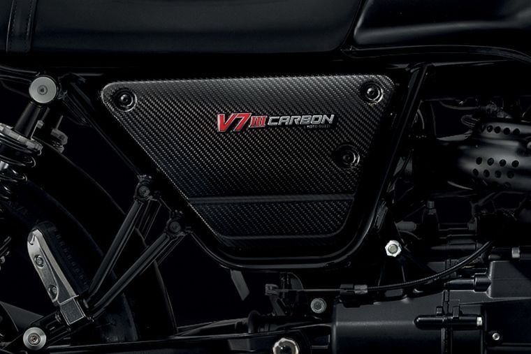 2018 Moto Guzzi V7 III Carbon Dark 