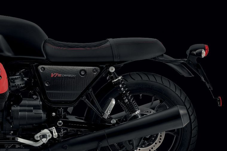 2018 Moto Guzzi V7 III Carbon Dark 