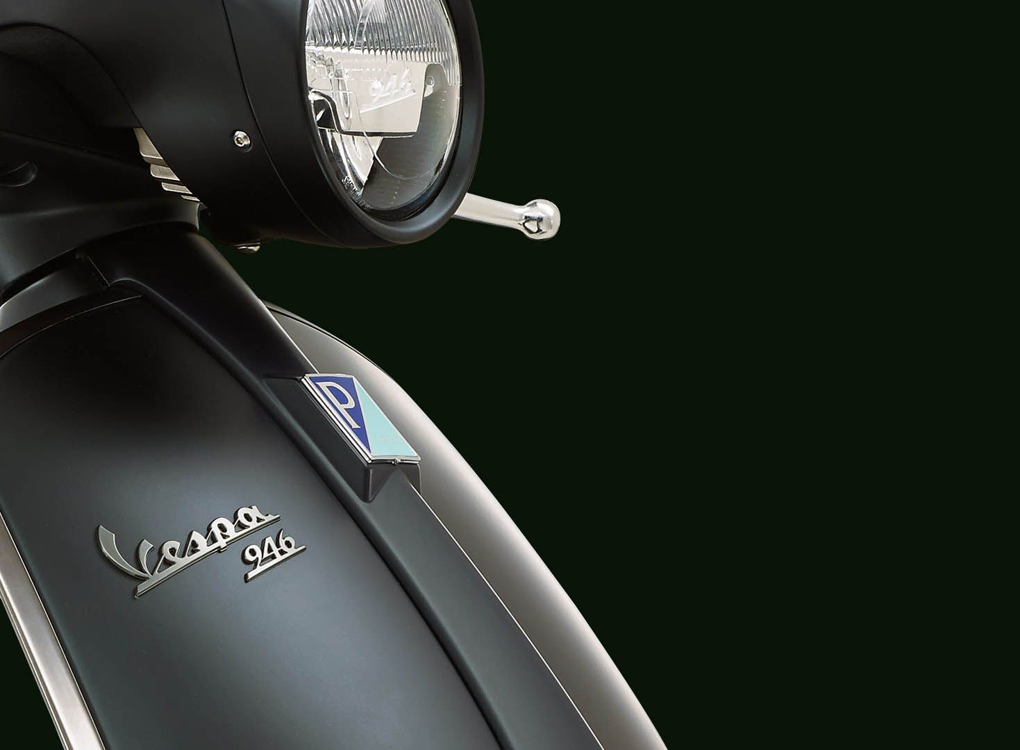 2017 Vespa 946 Emporio Armani Edition