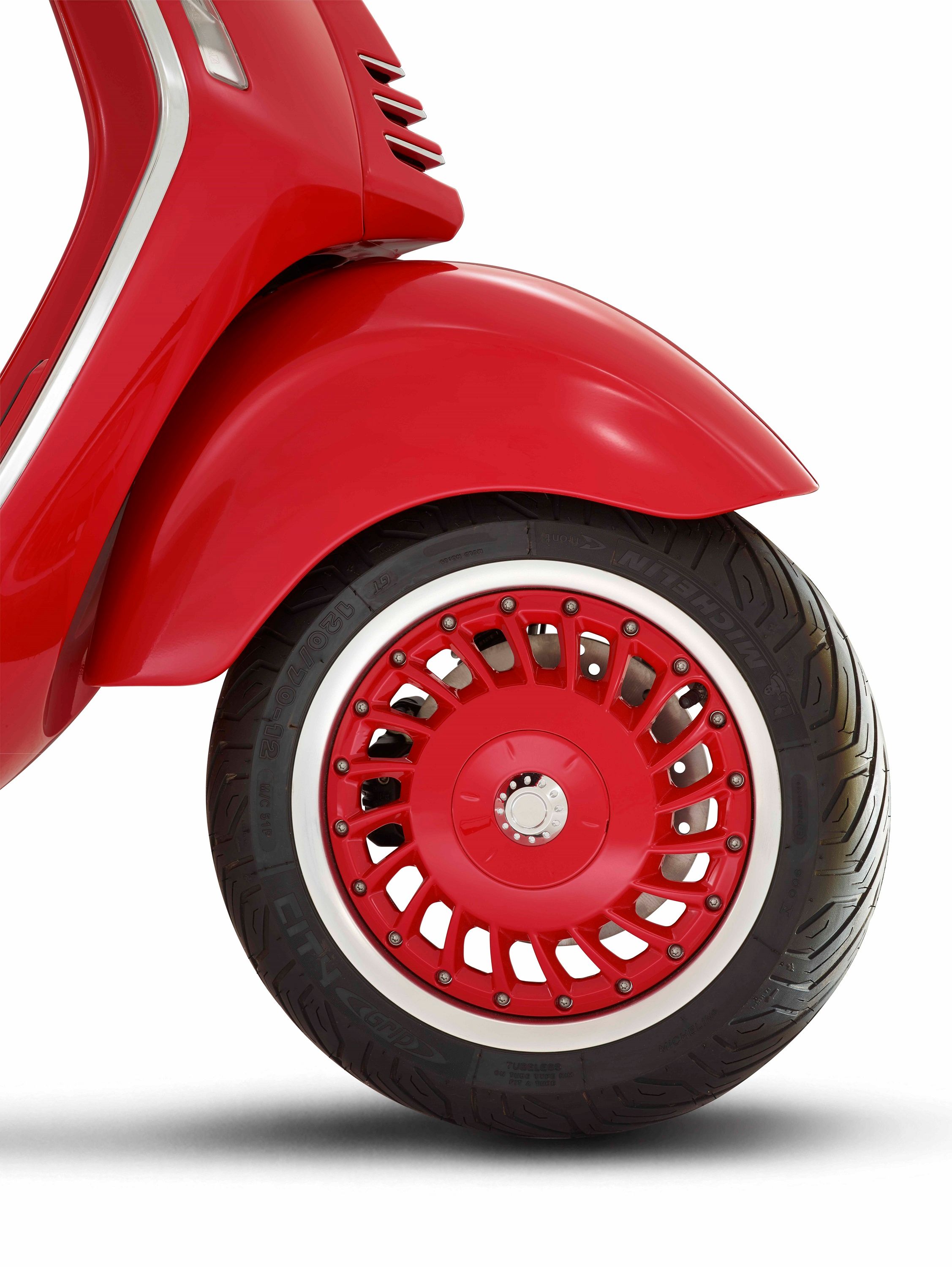 2016 2018 (Vespa 946) RED