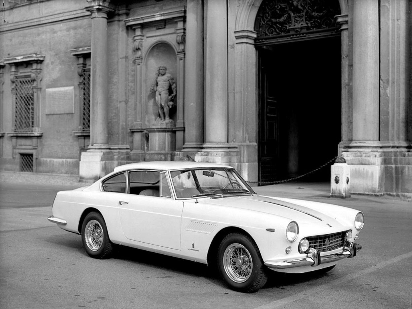 1960 - 1963 Ferrari 250 GT 2+2 (GTE)