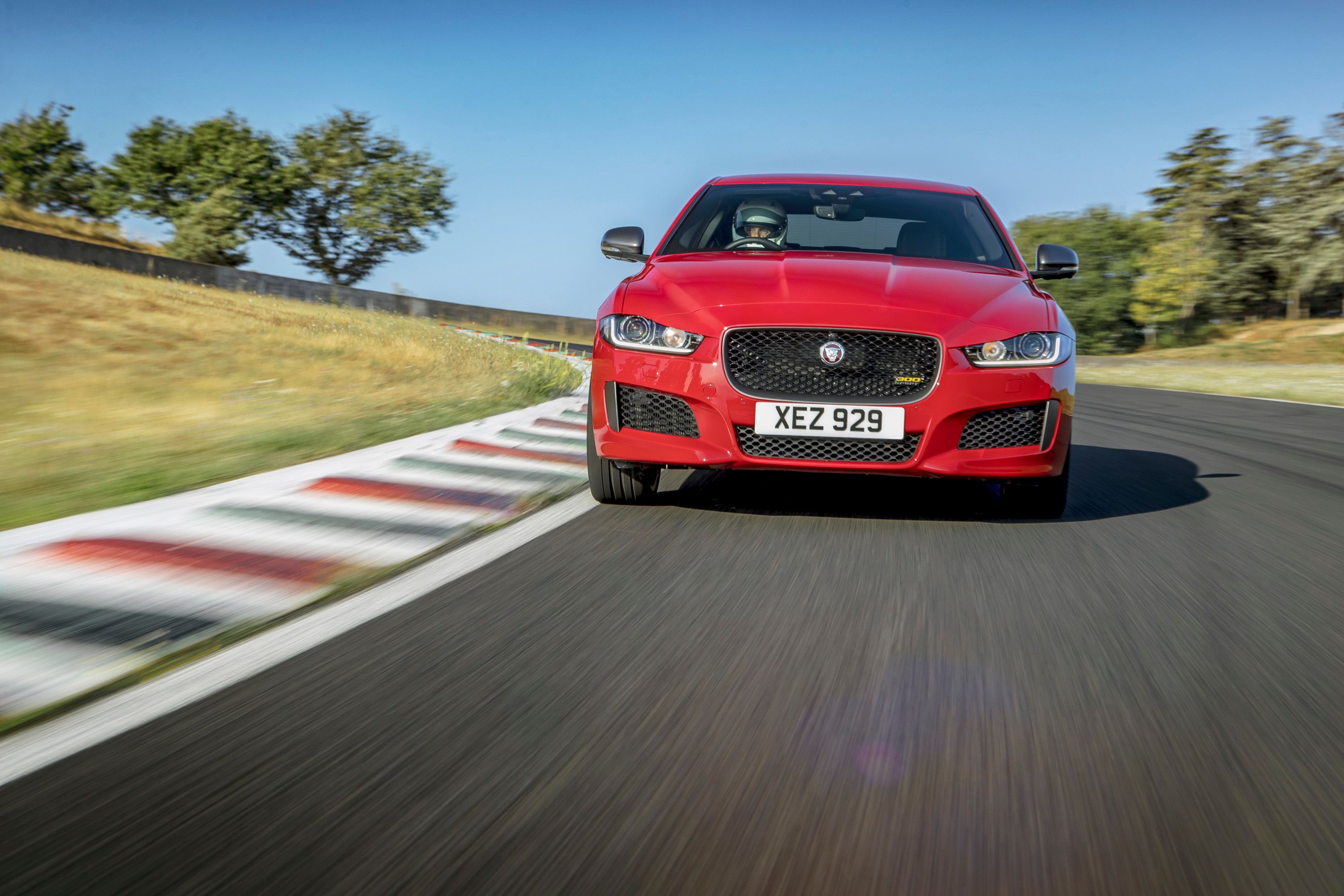 Jaguar xe 2015 слабые места