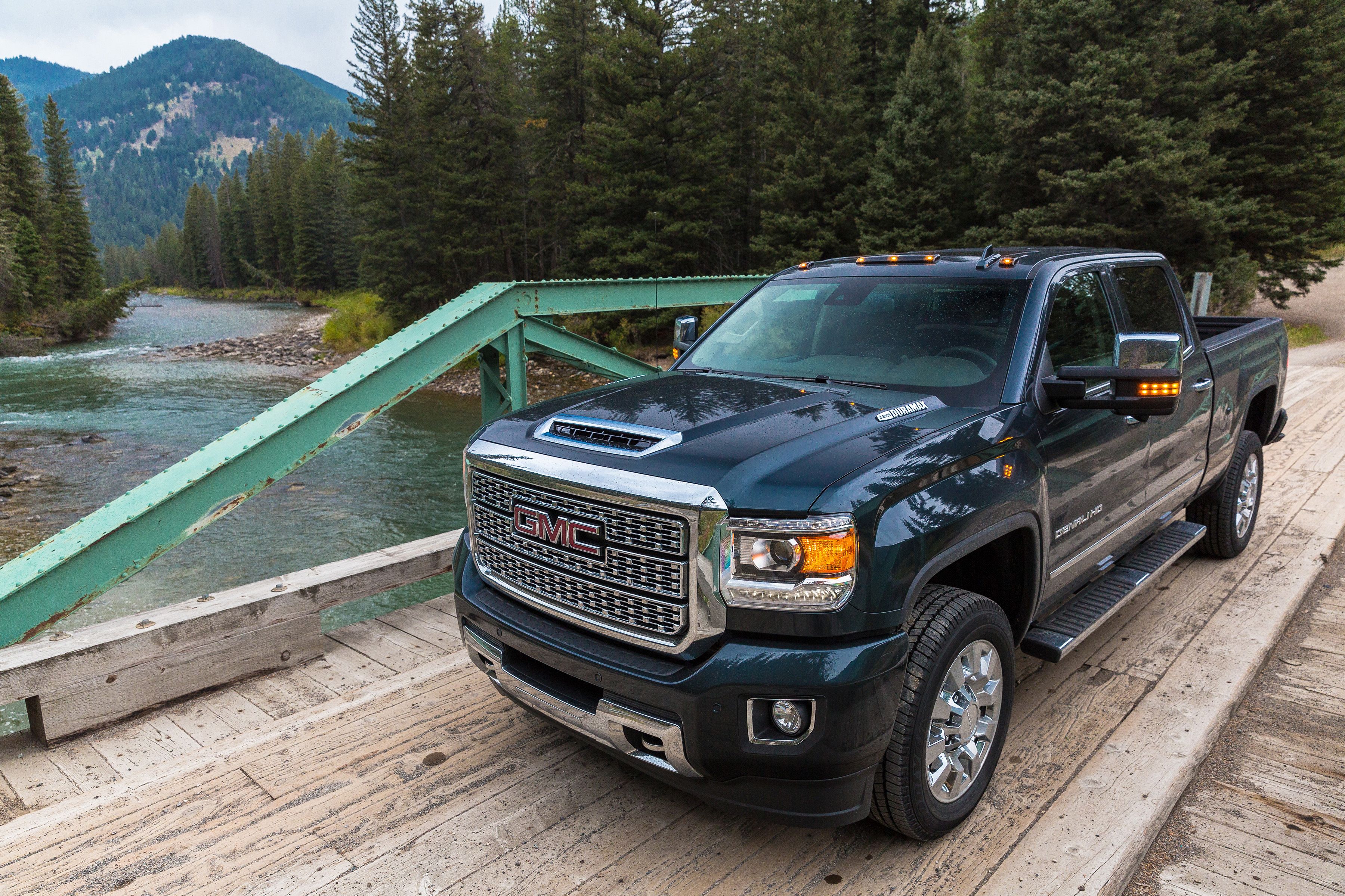 2021 GMC is Slashing up to $4,500 off the GMC Sierra HD in October 2018