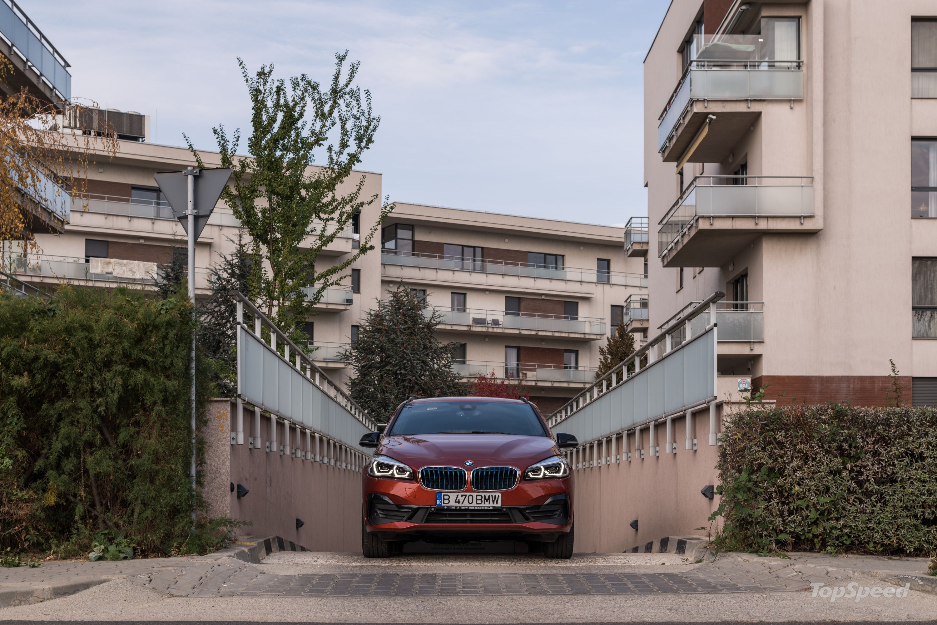 2018 BMW 225xe iPerformance plug-in hybrid - Driven