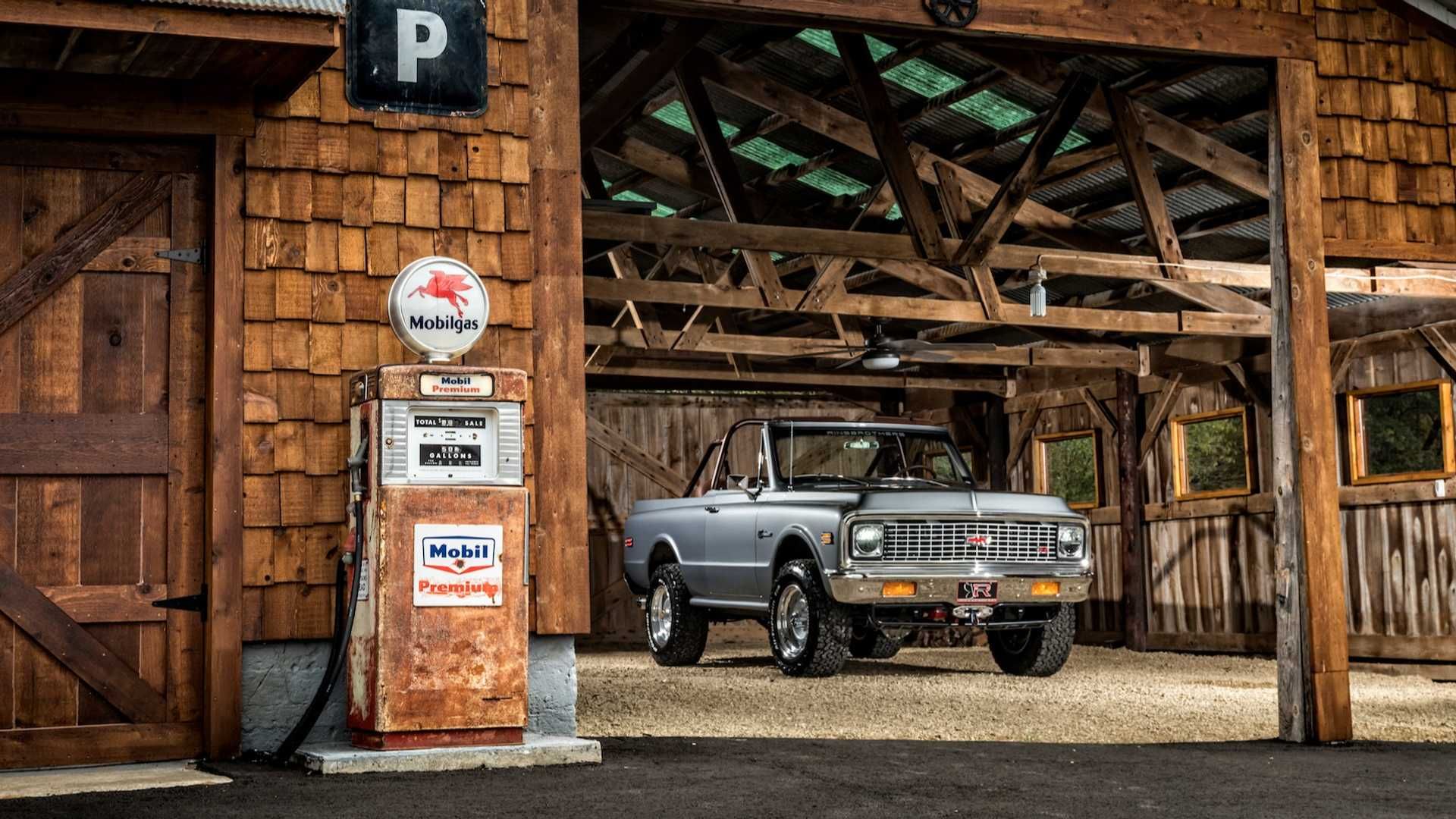 2018 K5 Chevy Blazer Restomod by Ringbrothers