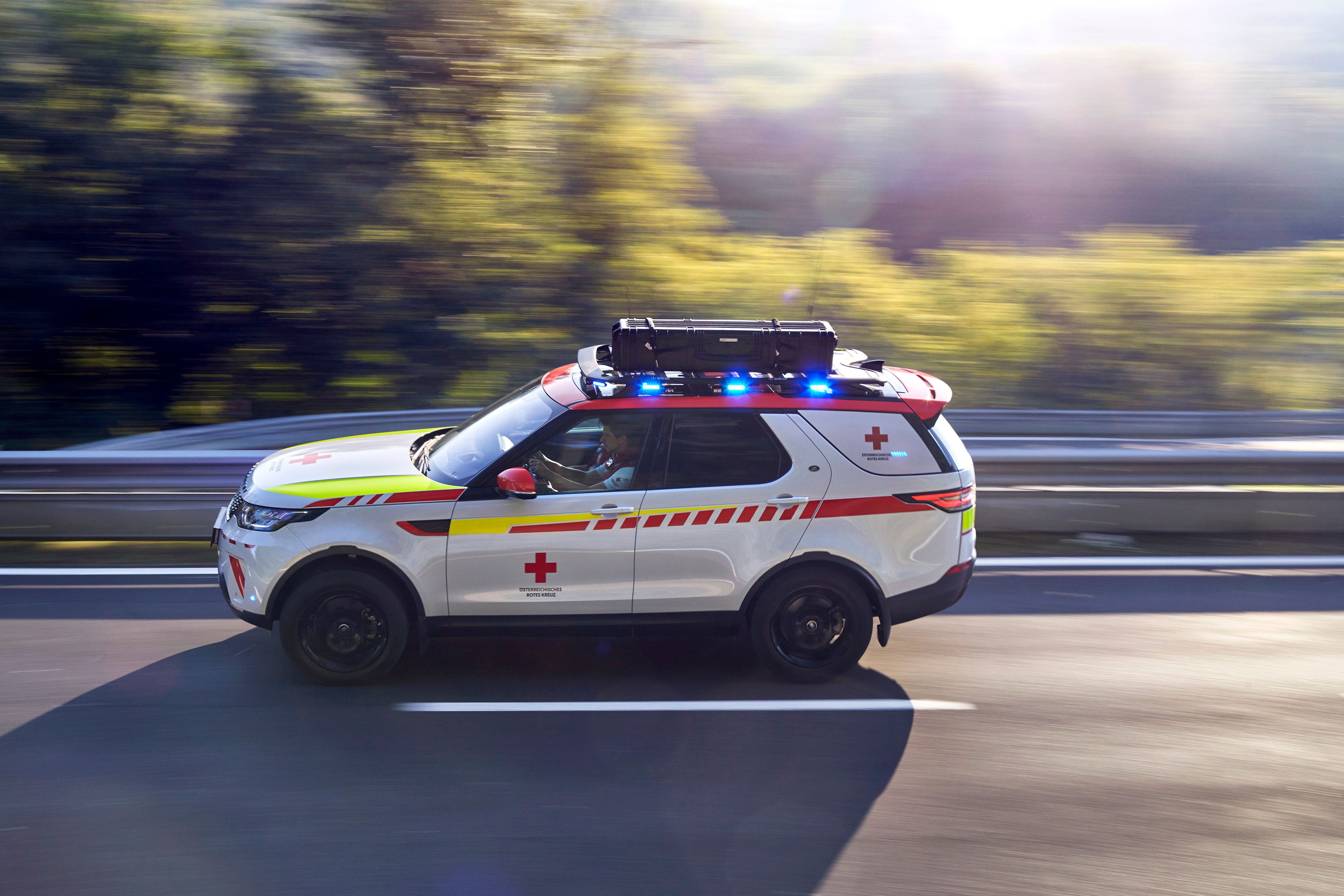 2018 Land Rover Red Cross Discovery Emergency Response Vehicle