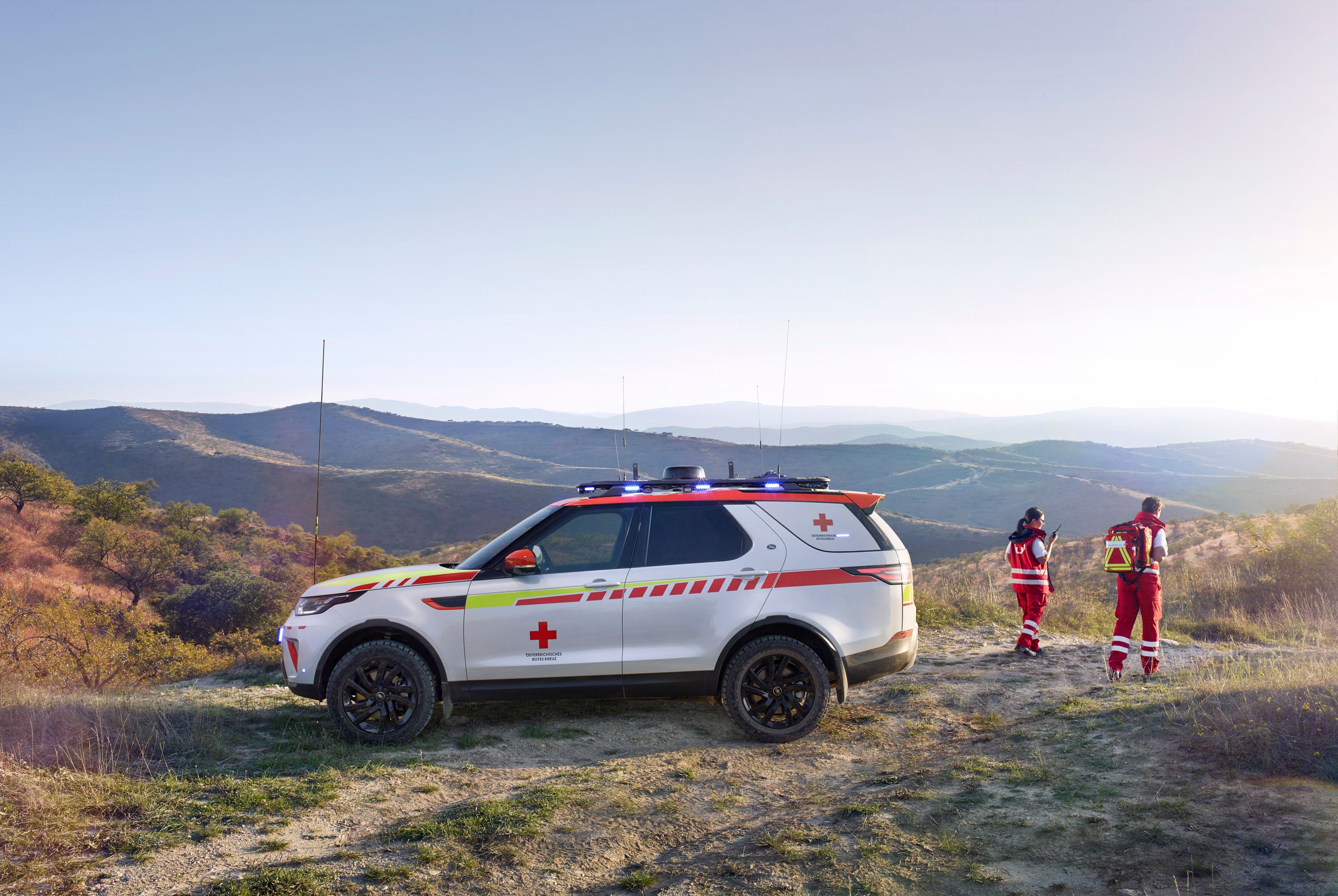 2018 Land Rover Red Cross Discovery Emergency Response Vehicle