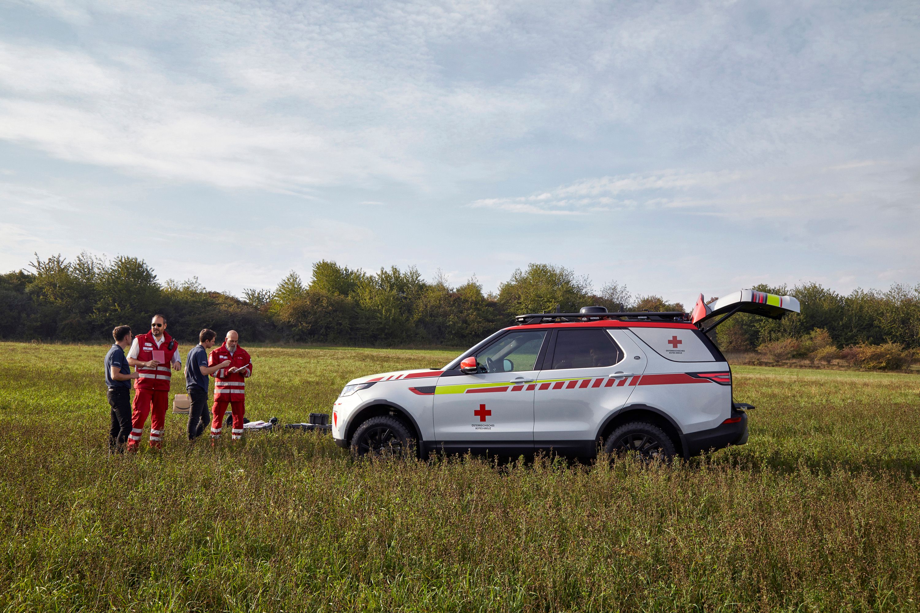 2018 Land Rover Red Cross Discovery Emergency Response Vehicle