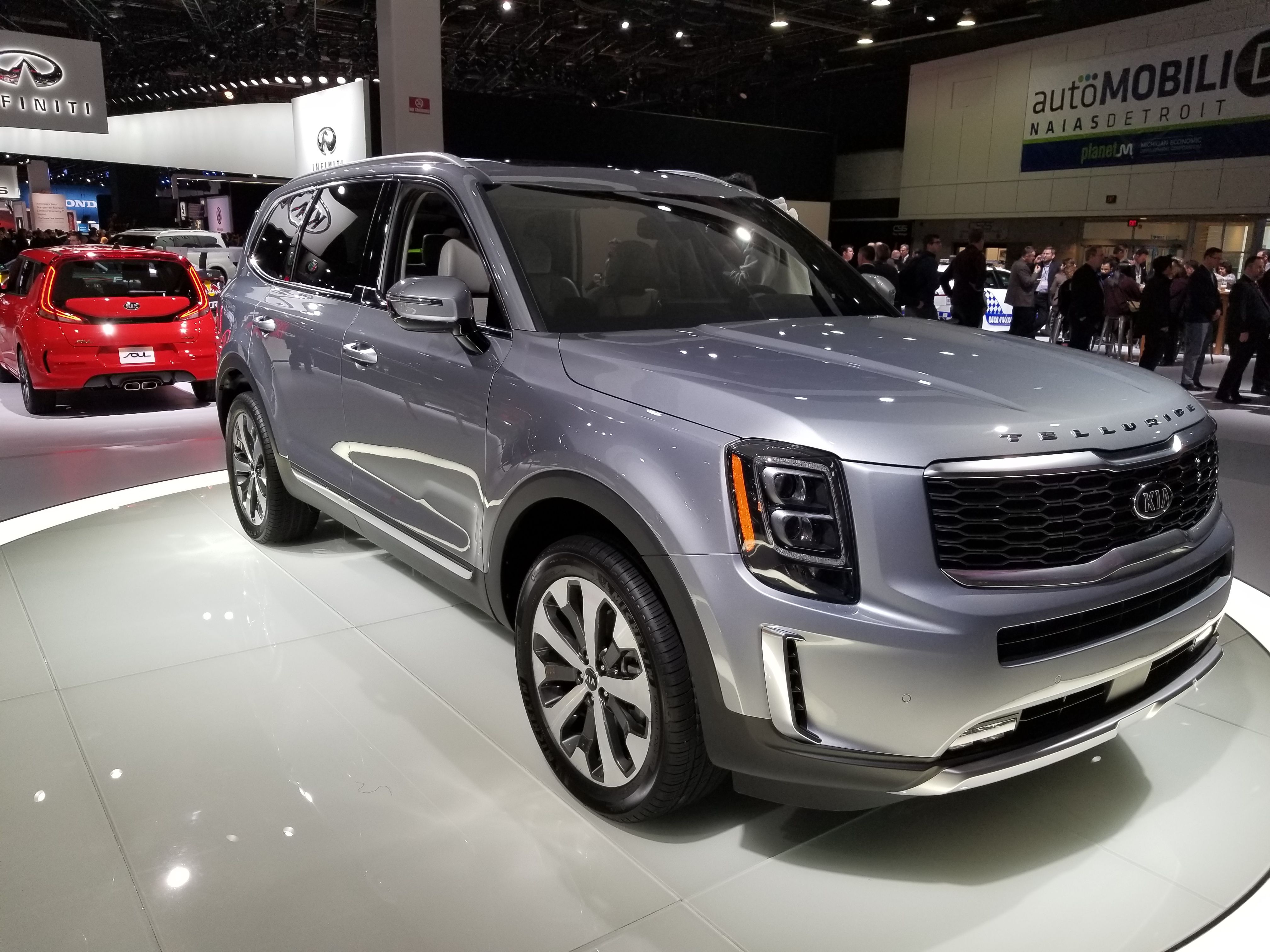 2019 2020 Kia Telluride finally shows its production form in Detroit