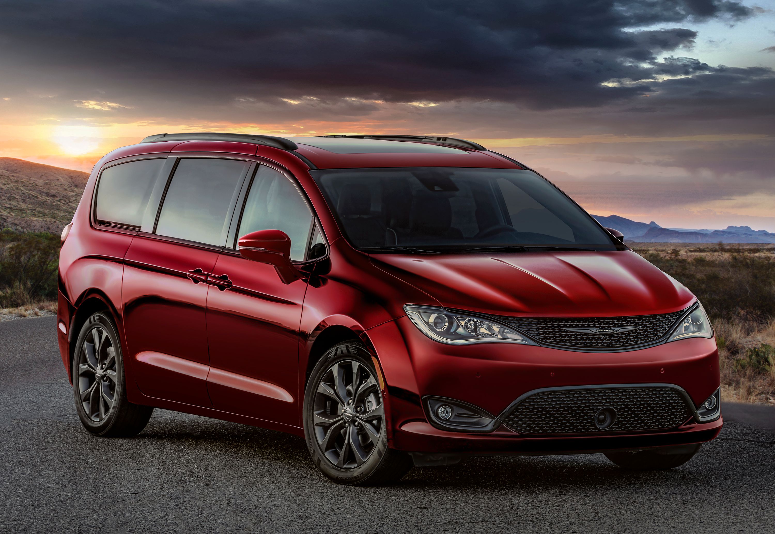 2019 Dodge Grand Caravan and Chrysler Pacifica 35th Anniversary Edition