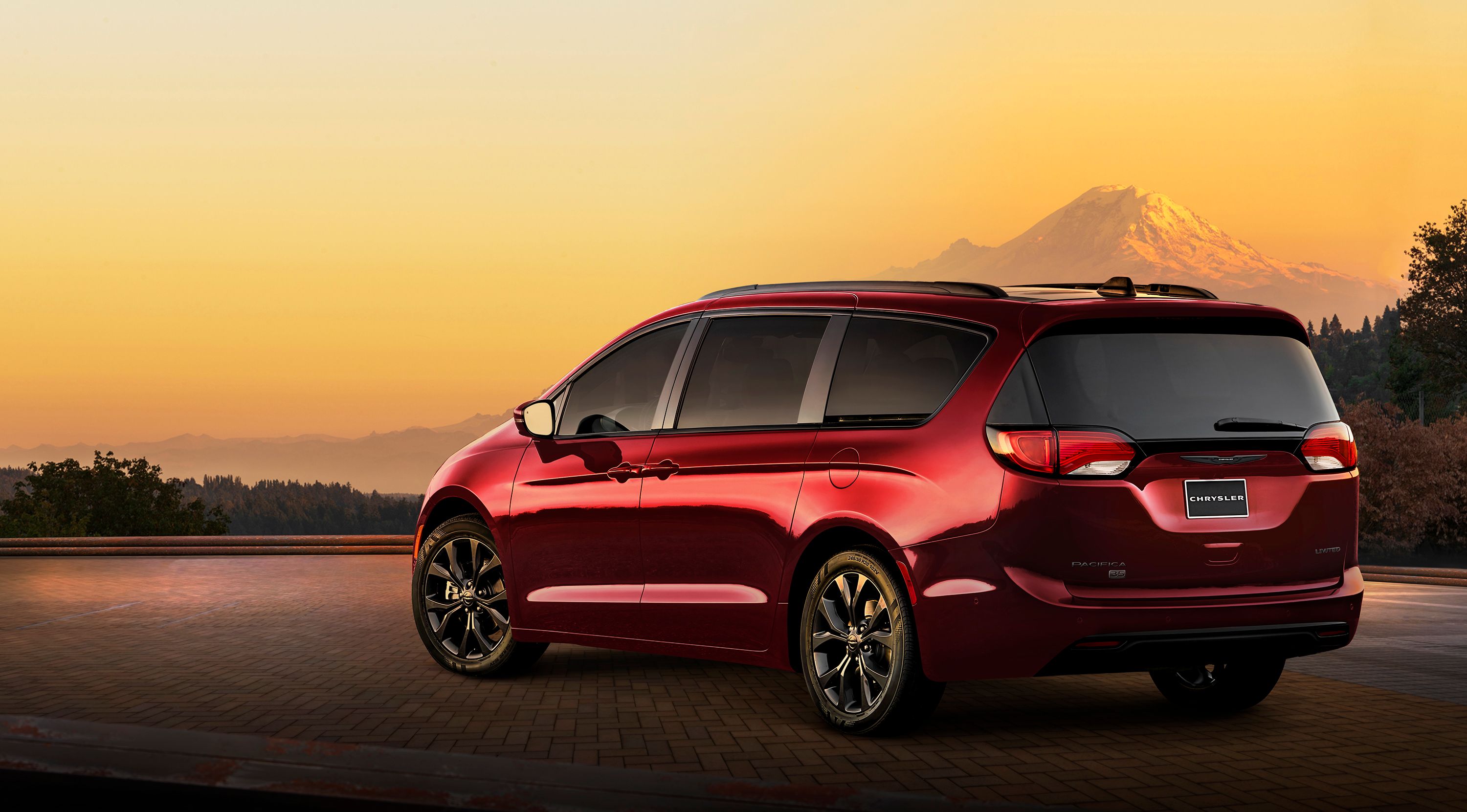 2021 Dodge Emphasizes Its Move Toward Performance As It Kills Off the Grand Caravan and Dodge Journey (Finally)