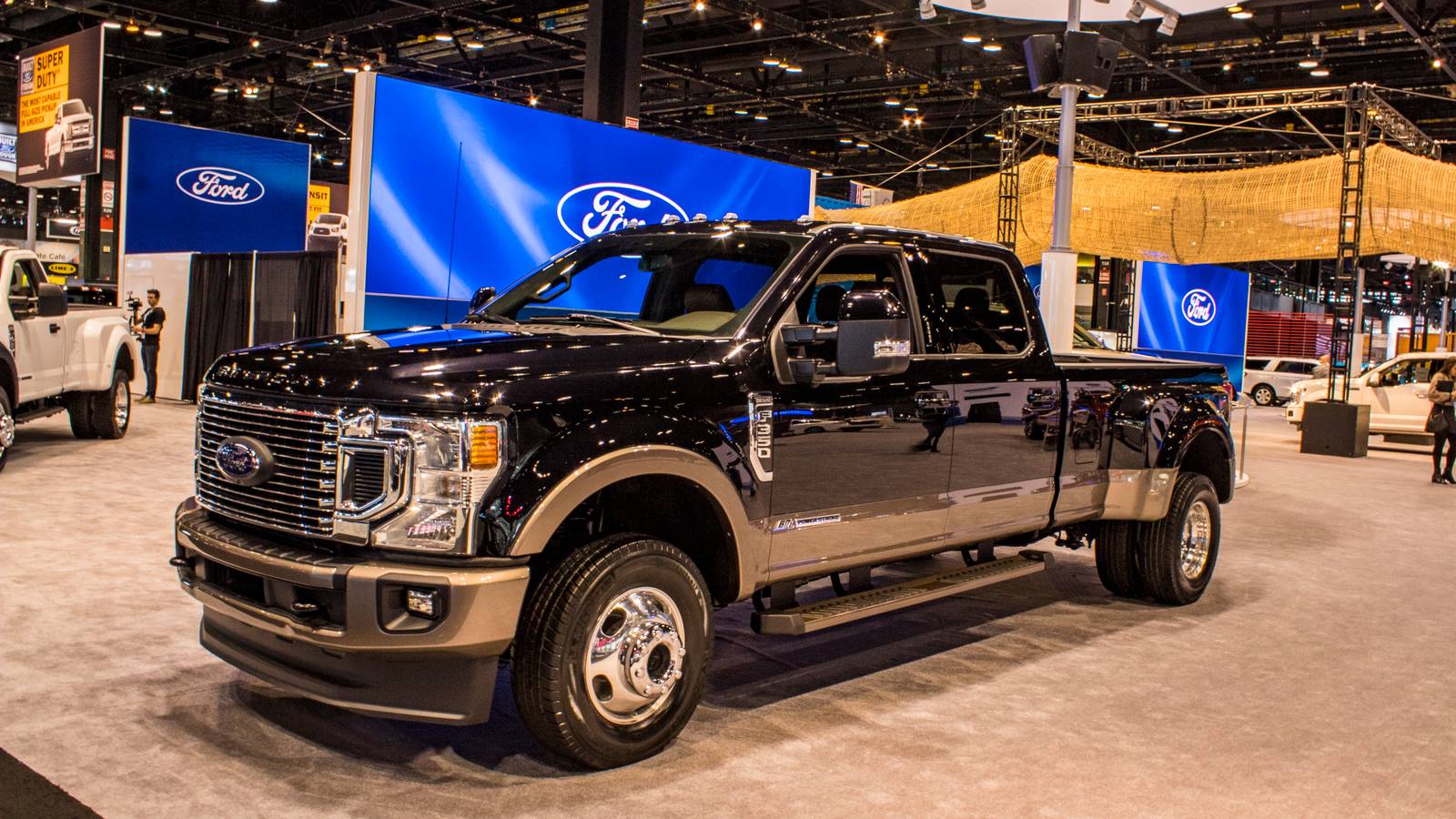 Chrome & Black Grille For 2020-2022 Ford Super Duty F-250/F-350/F-450 – High Airflow - View #3