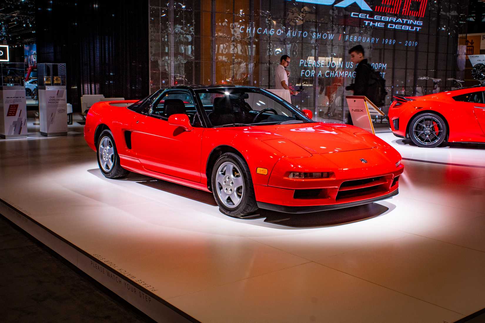 The 1990 Acura NSX Showed up to the Chicago Auto Show to Celebrate its 30th Anniversary Next to the 2019 Acura NSX