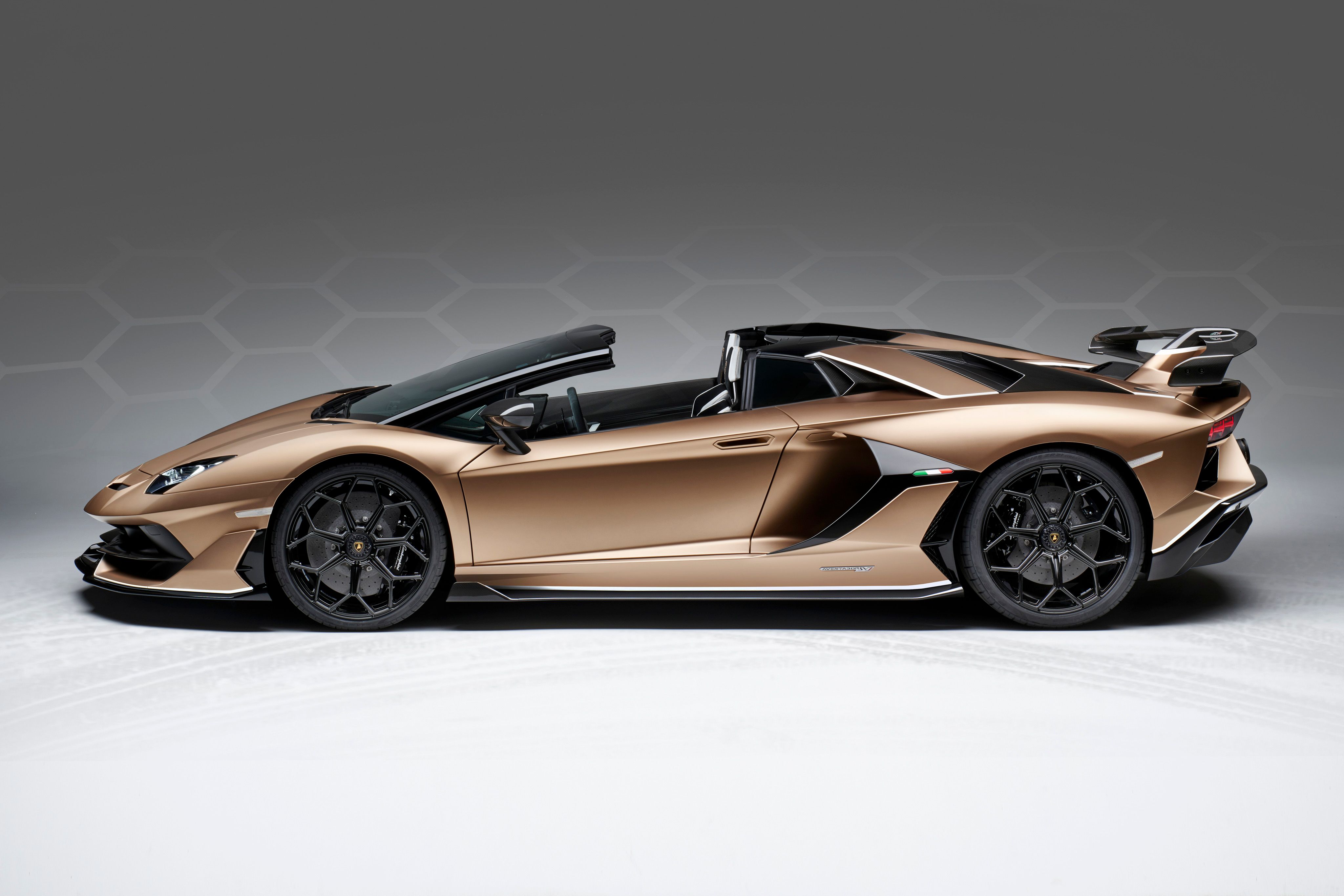 2019 Lamborghini Aventador SVJ Roadster