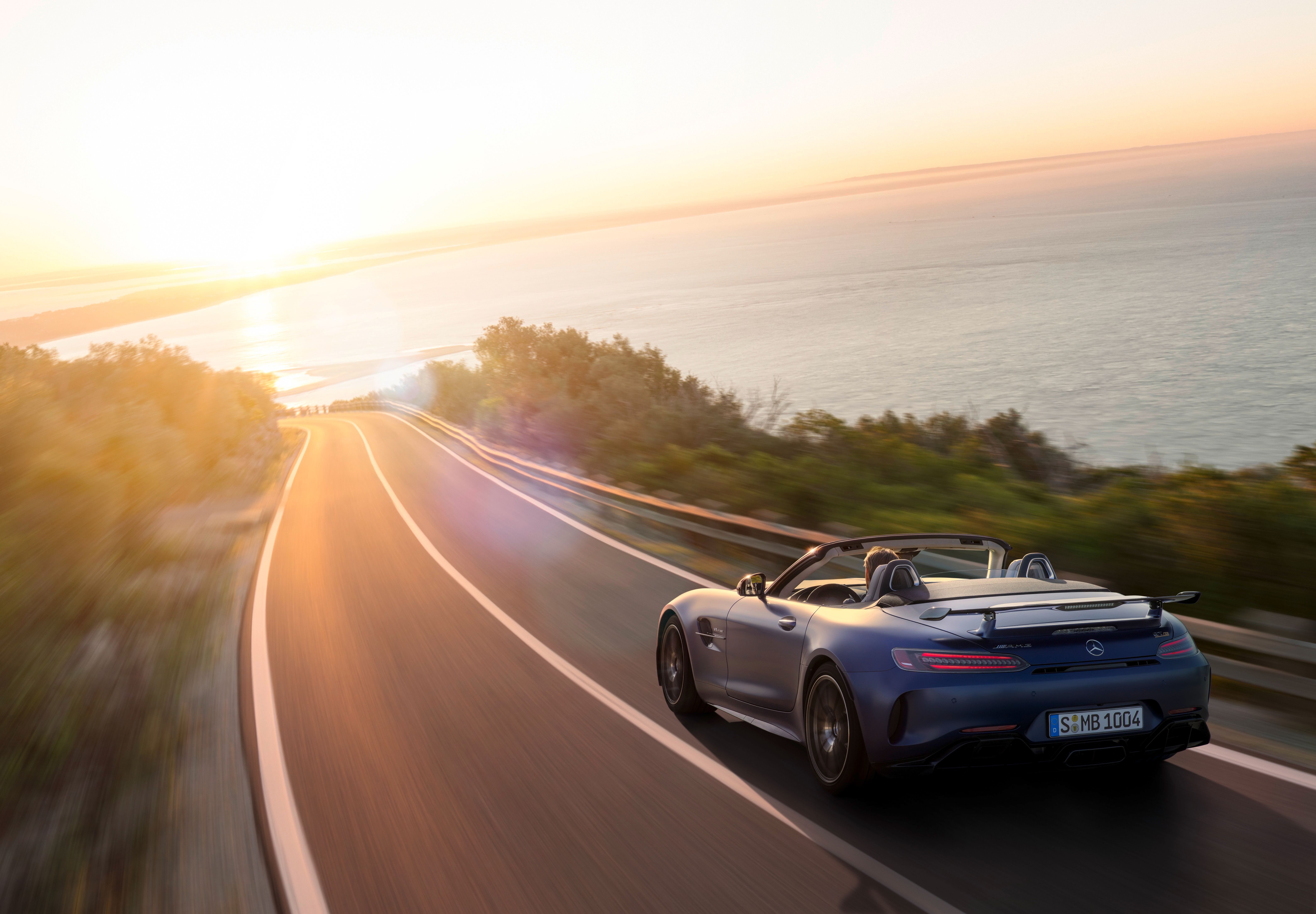 2019 Mercedes-AMG GT R Roadster