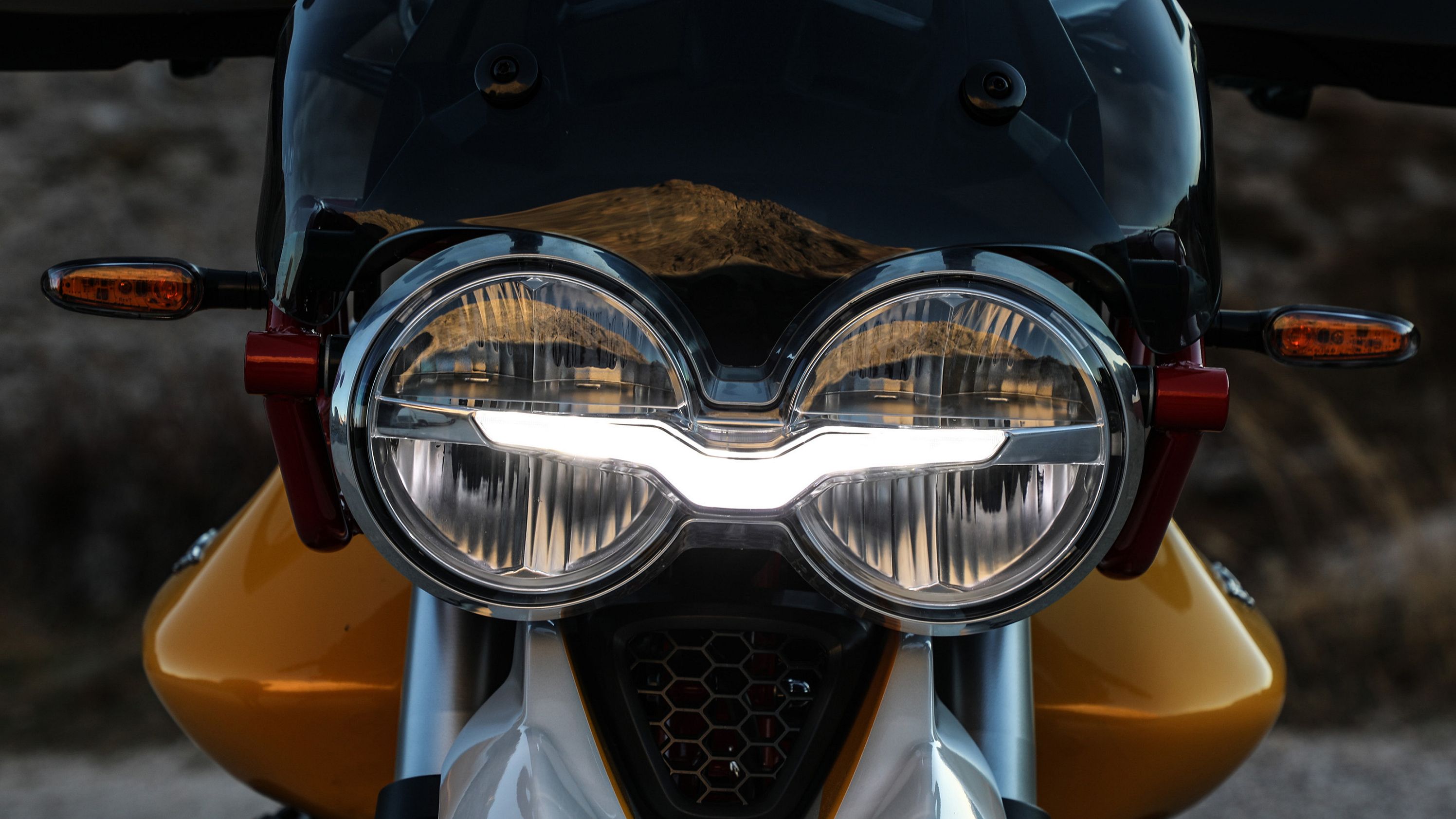 2019 Moto Guzzi V85 TT / TT Adventure