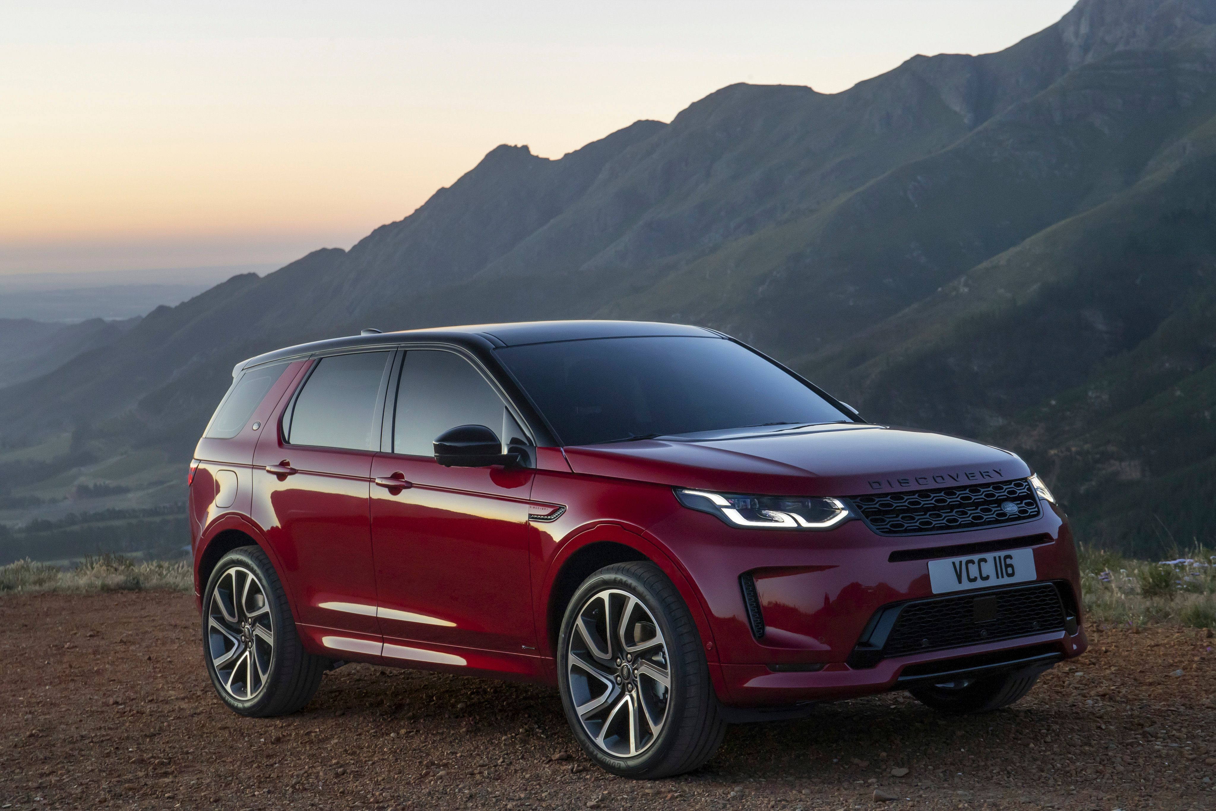 2019 Land Rover finally updates the old Discovery Sport, add new tech and sporty features