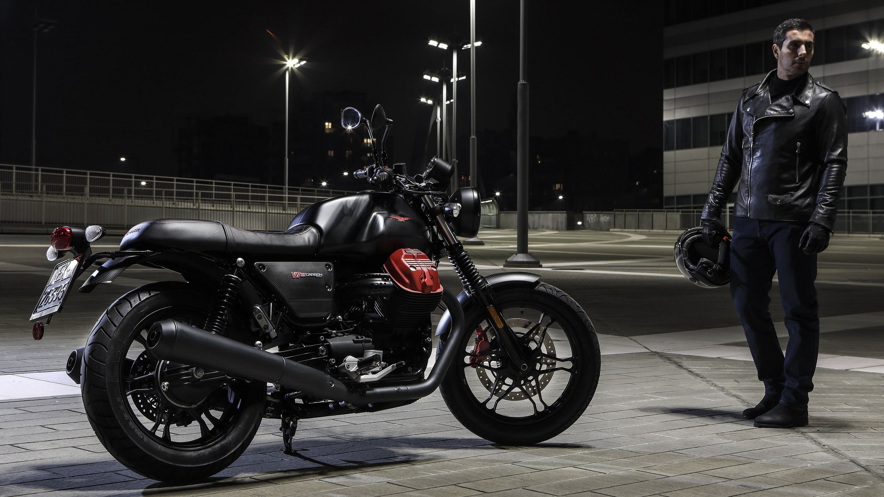 2018 Moto Guzzi V7 III Carbon