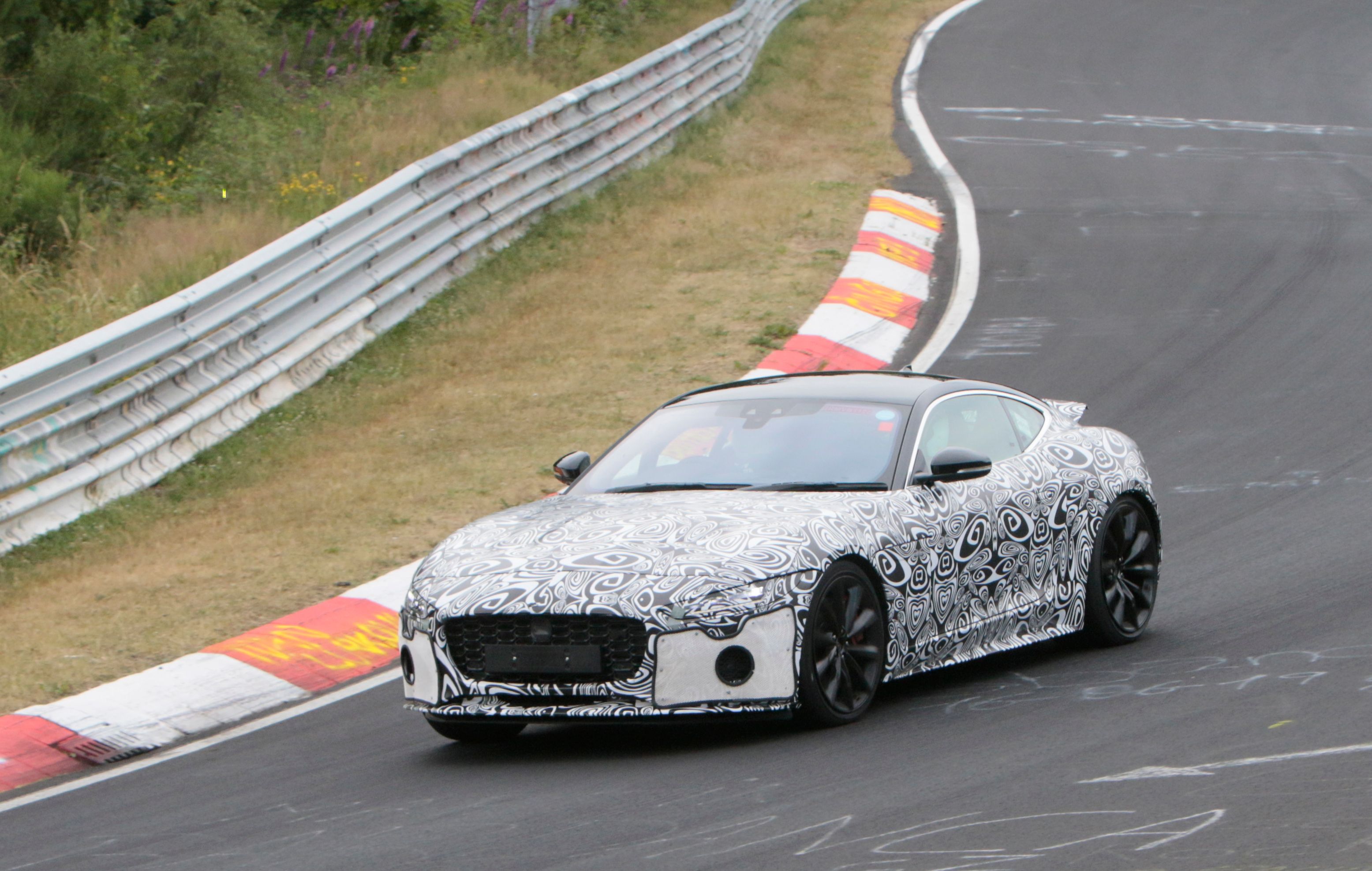 2020 - 2021 Will the Next-Gen Jaguar F-Type Actually Be Derived From the Aston Martin Vantage?