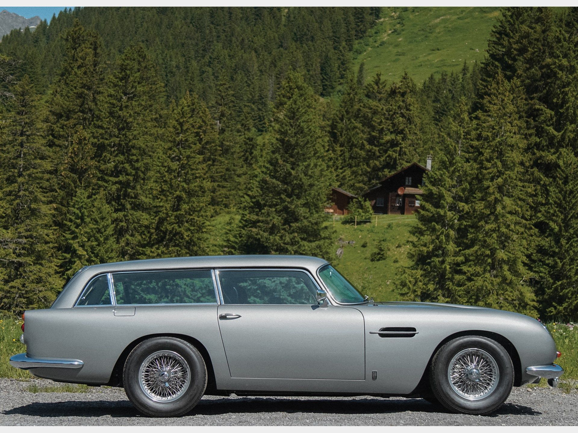 Aston Martin DB5 Shooting Brake 1963 限定品 Aston Martin DB5 Shooting Brake, other rare models head to auction