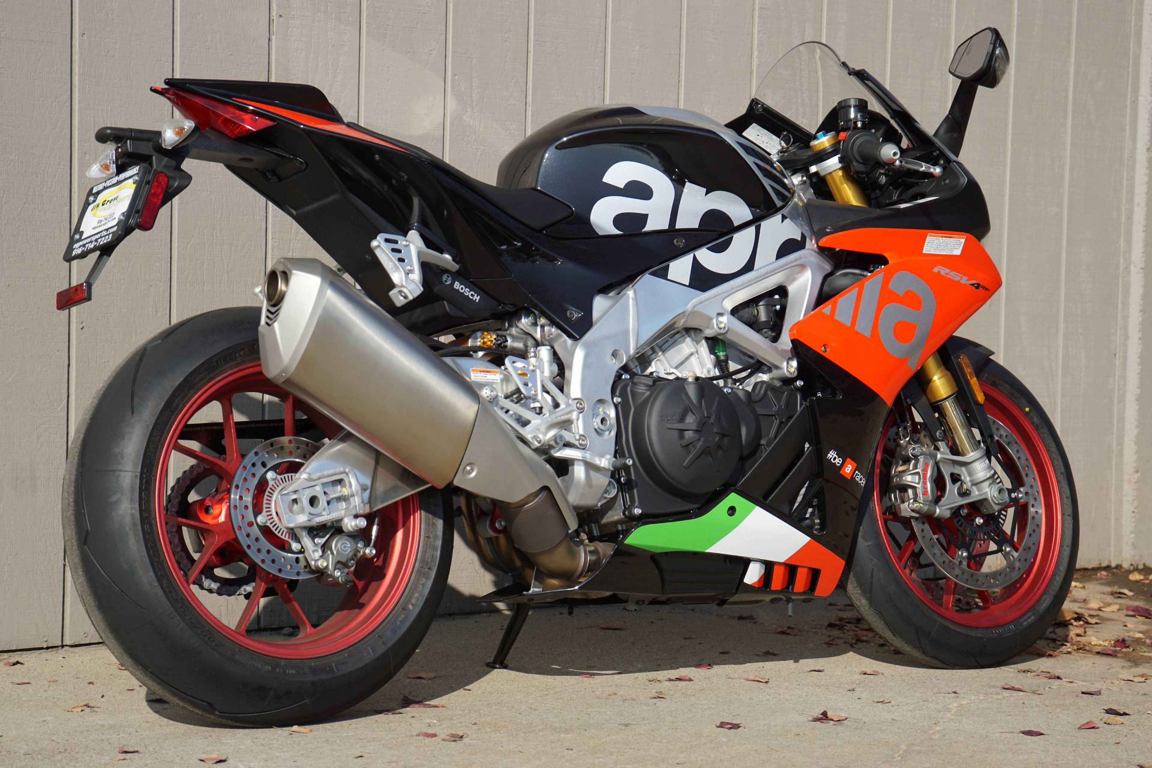 2018 - 2019 Aprilia RSV4 RF / RF LE