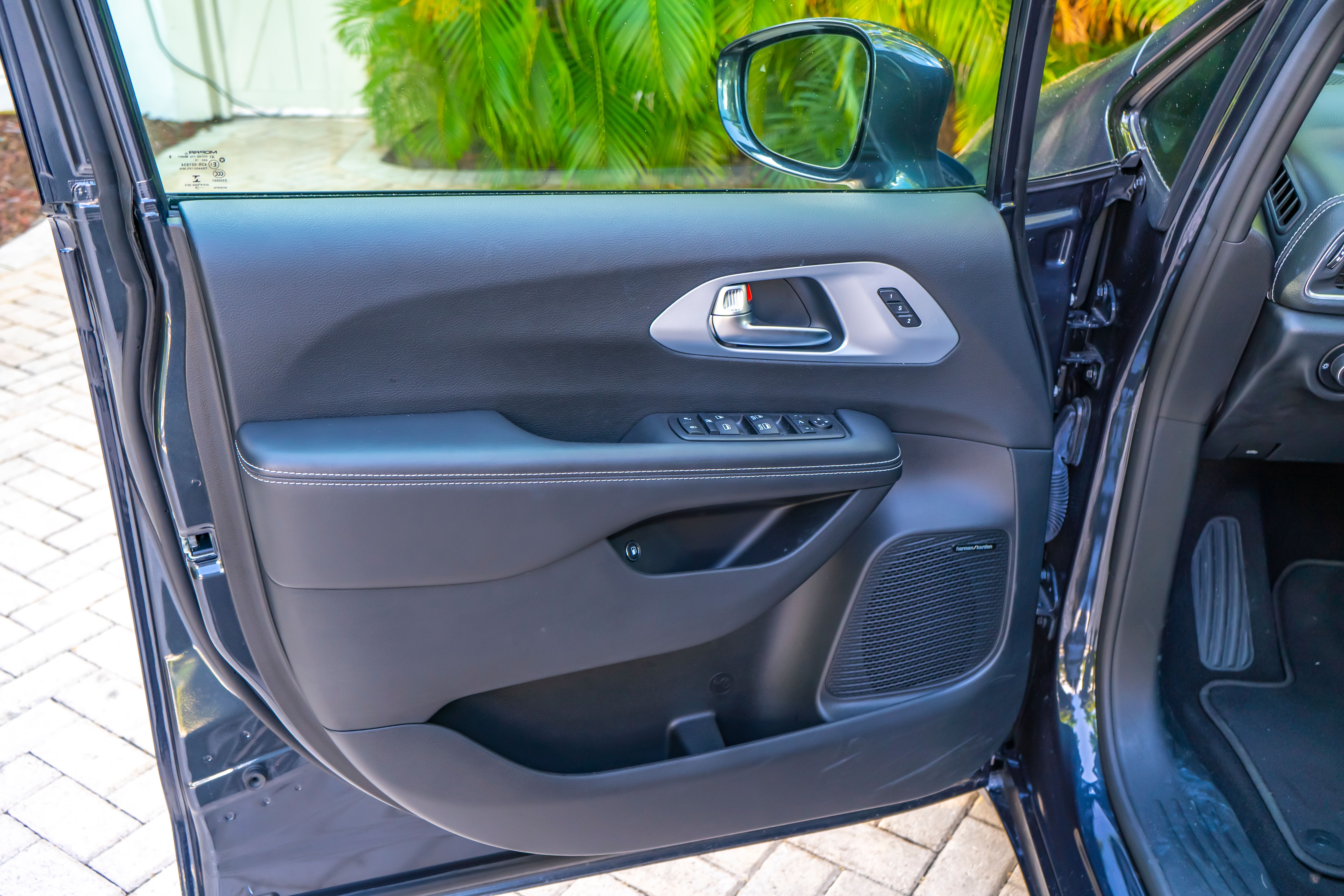 2019 Chrysler Pacifica Hybrid - Driven