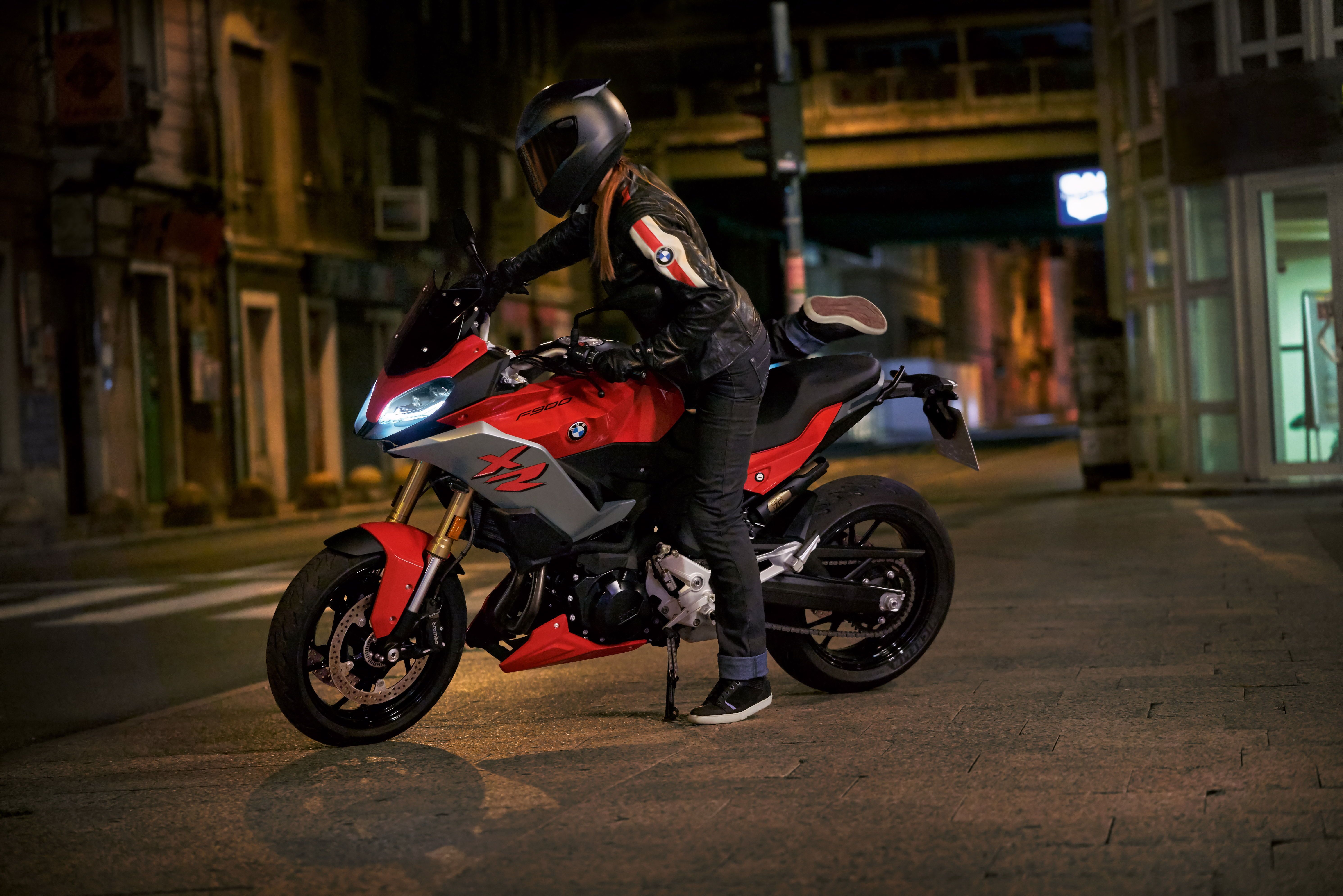 bmw f900 xr 2020