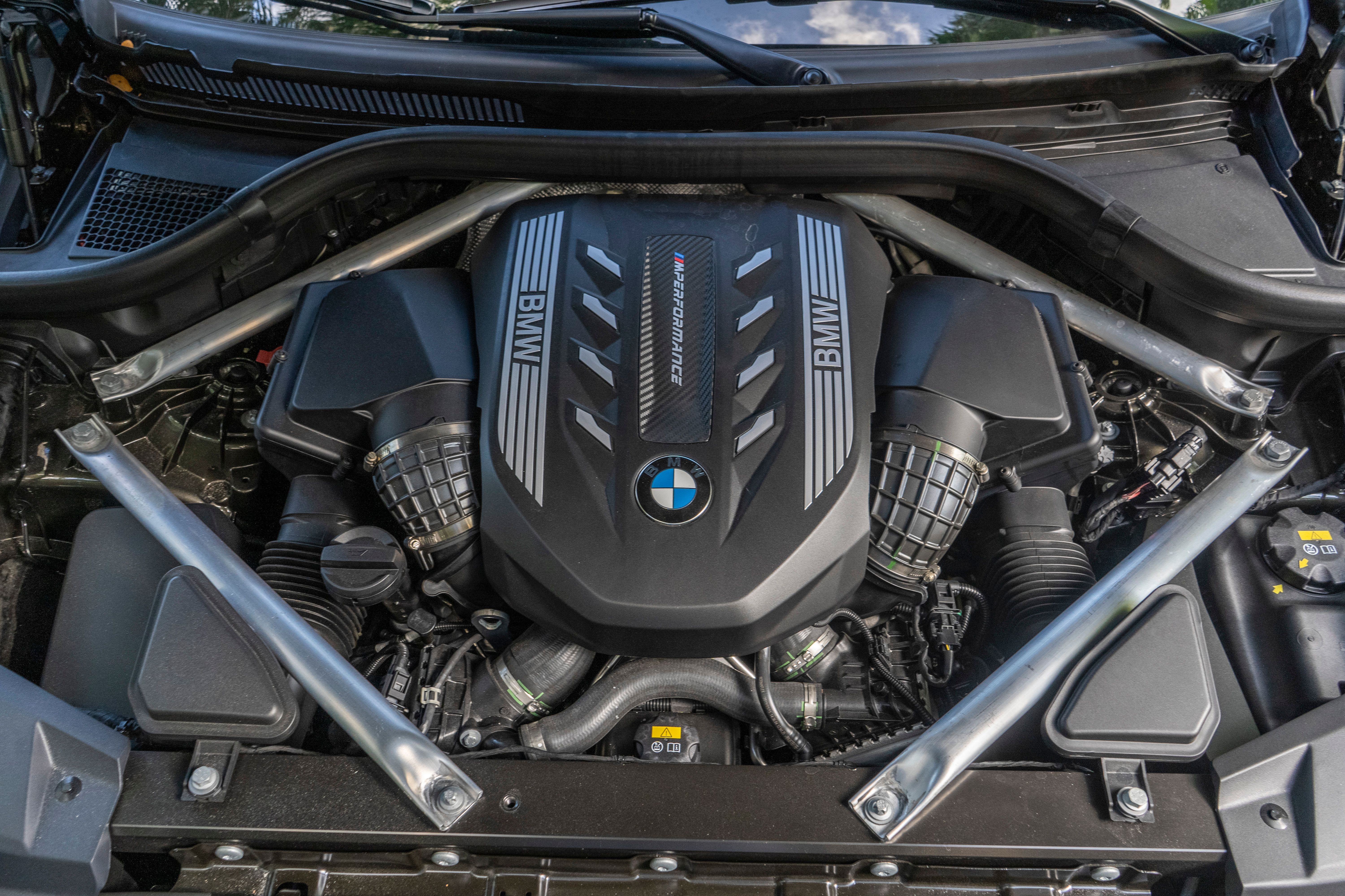 2020 BMW X6 - Driven