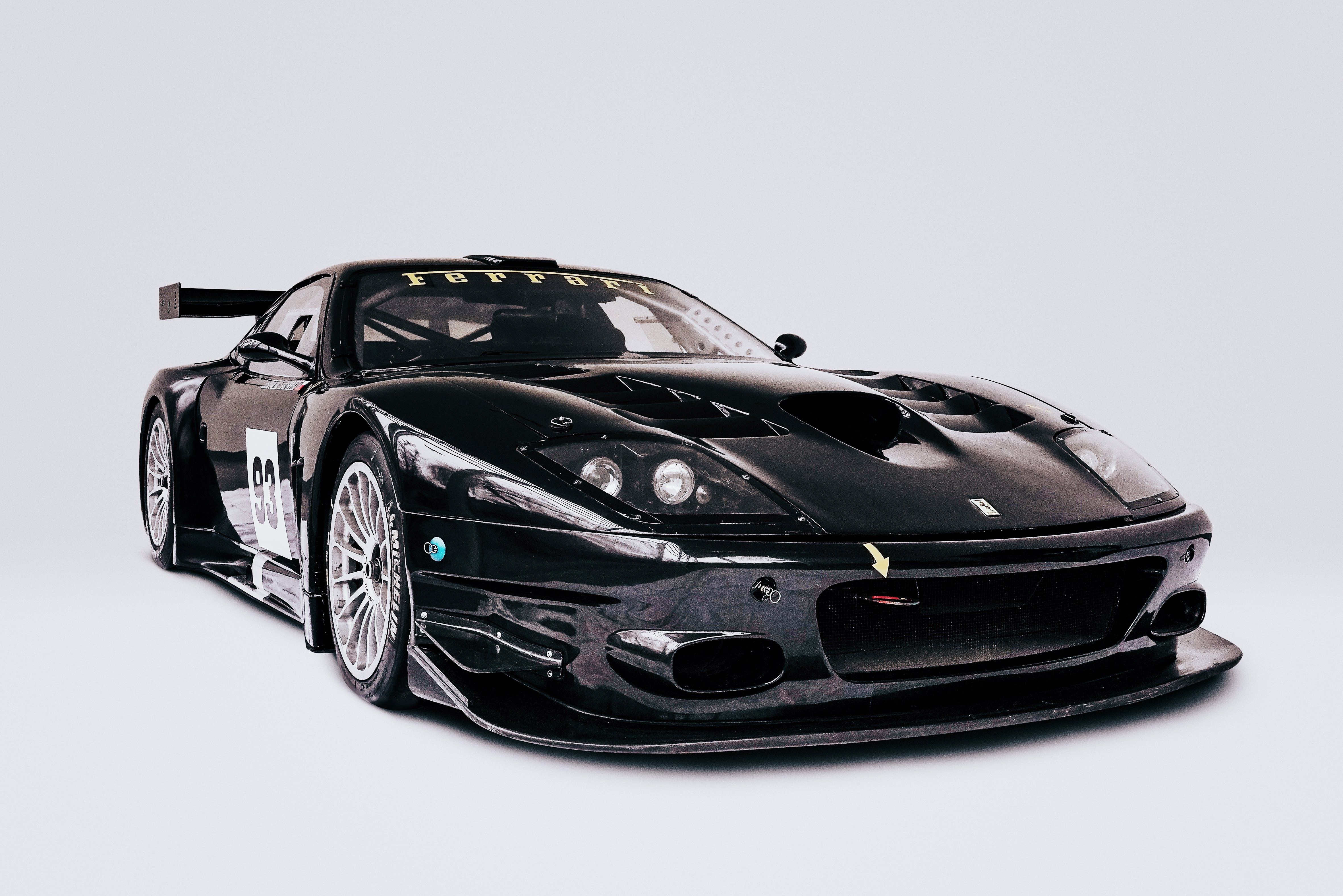 京商　Ferrari フェラーリ 575 GTC Evolution 2005 Amazon.co.jp: 京商 1/18 フェラーリ 575 GTC 2005 ブラック