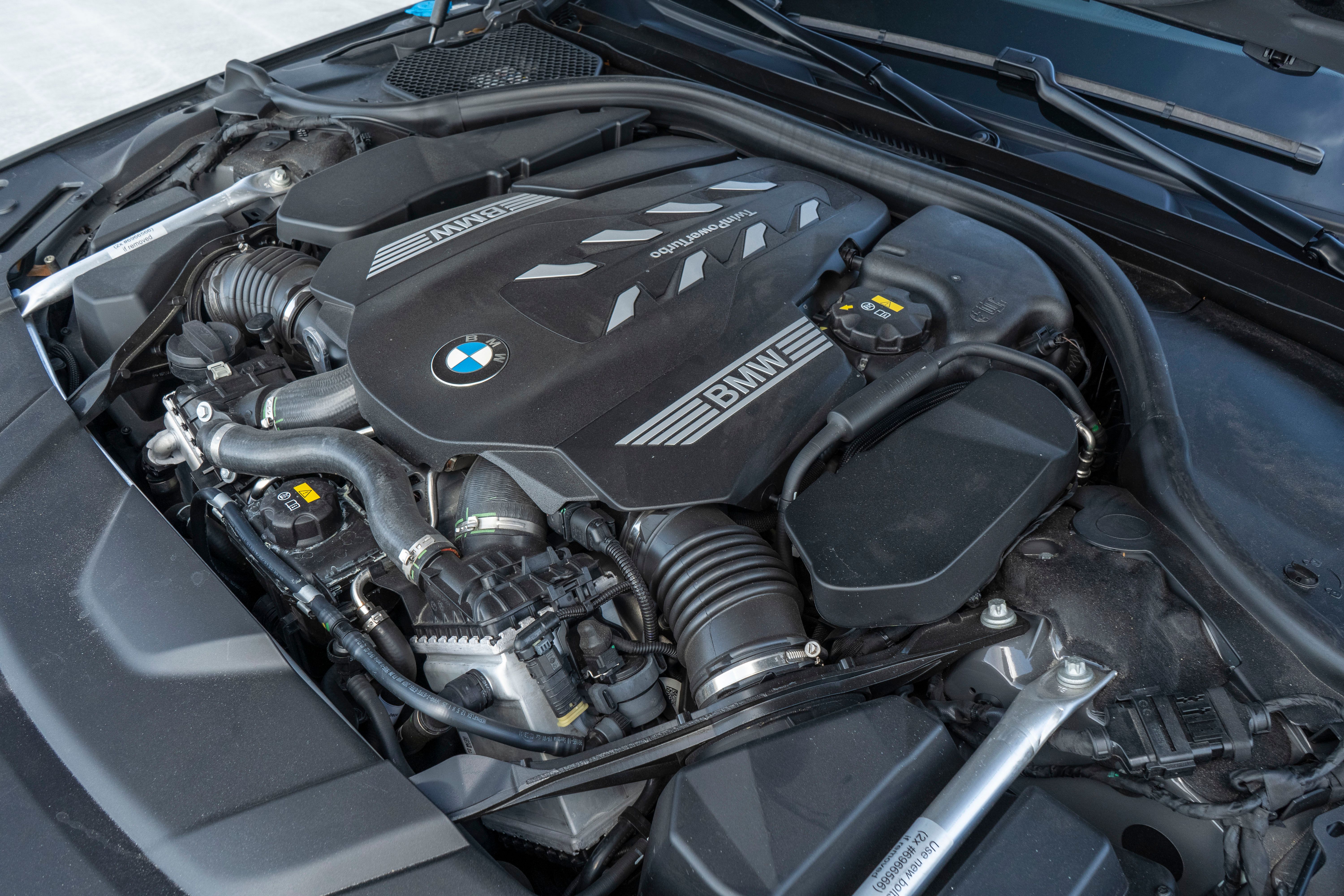2020 BMW 750i - Driven