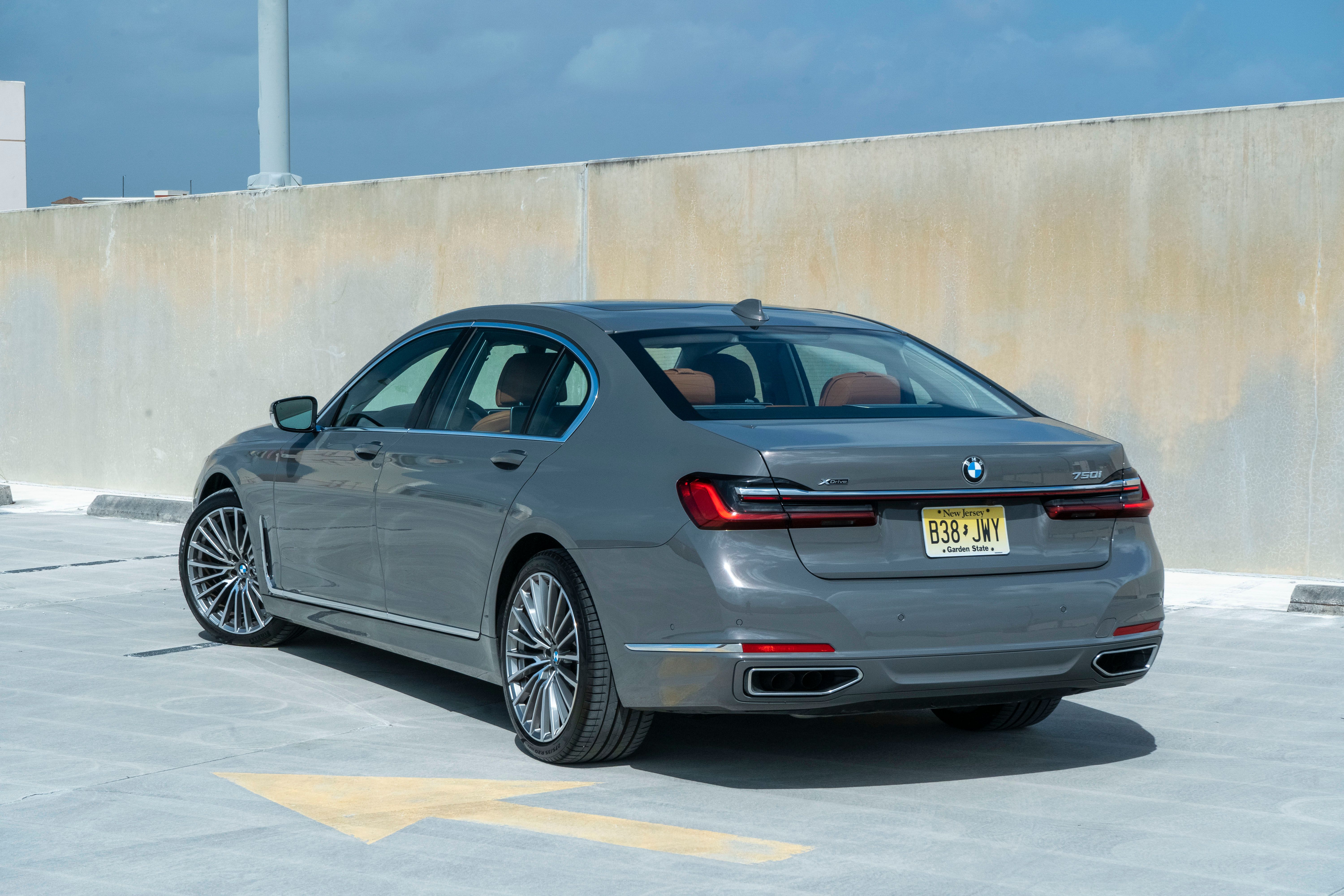 2020 BMW 750i - Driven