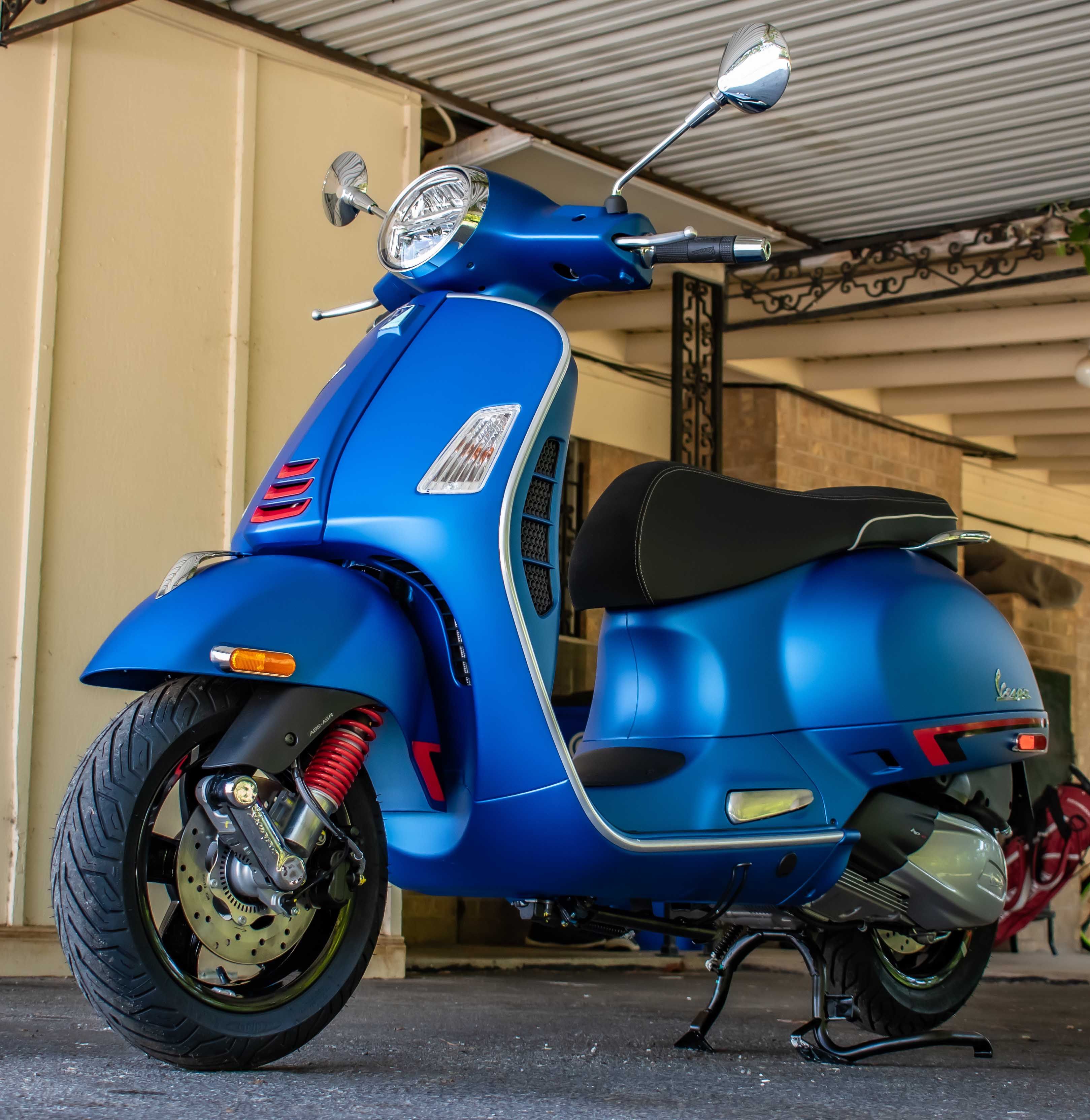 2020 Vespa GTS SuperSport 300 HPE