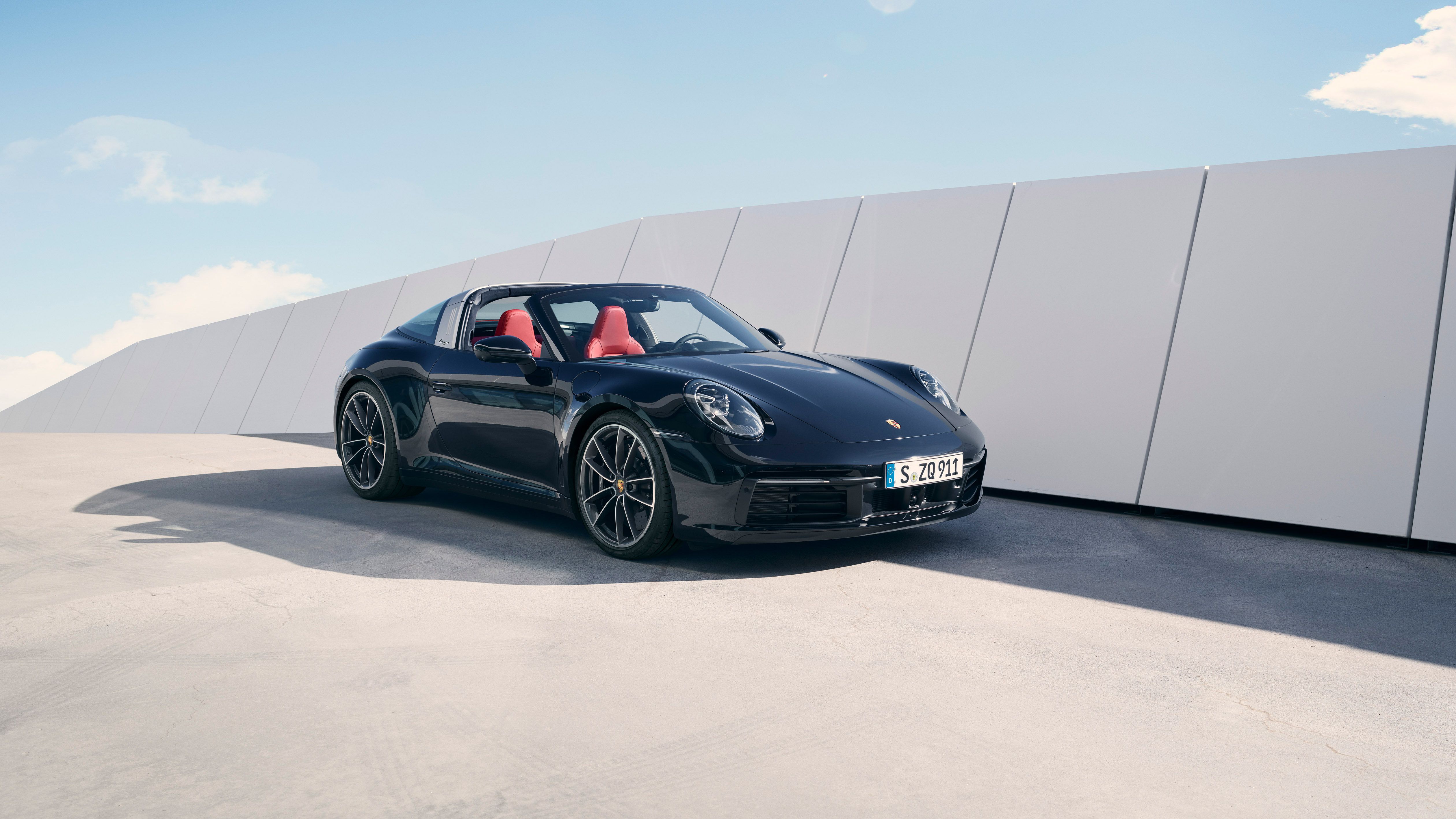2020 Porsche's 2021 911 Targa rounds up the 911 trifecta just in time for summer