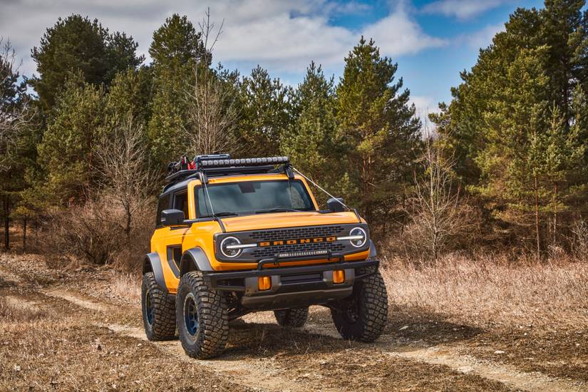 Bronco Raptr Ford Bronco vs Bronco Raptor - Does The ‘Raptor’ Factor Add Value?